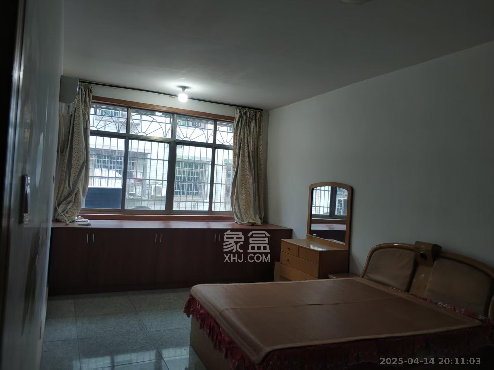 火炬村 3室2厅1卫 2200.0元/月 火炬村 3室2厅1卫 2200.0元/月室内图