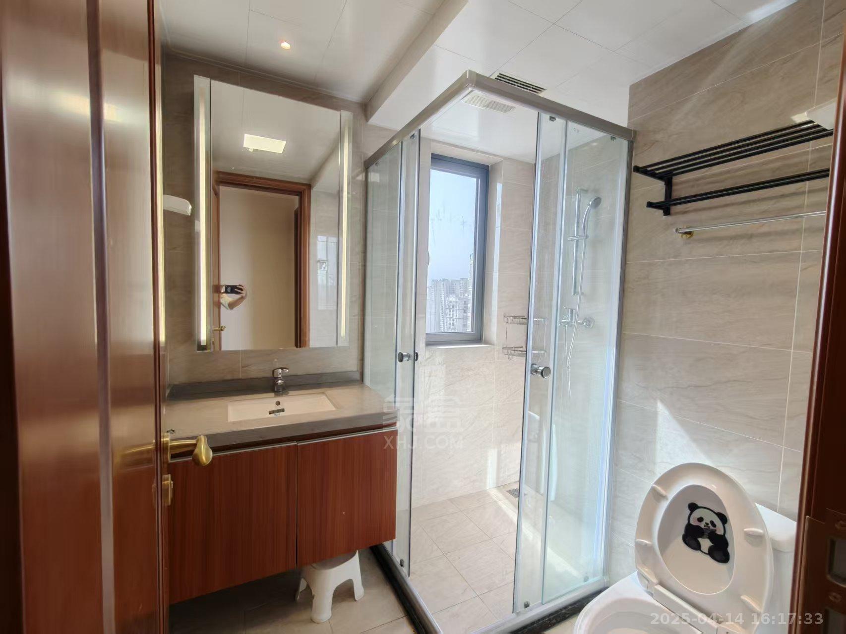 恒大华府 3室2厅2卫 2000.0元/月 恒大华府 3室2厅2卫 2000.0元/月室内图