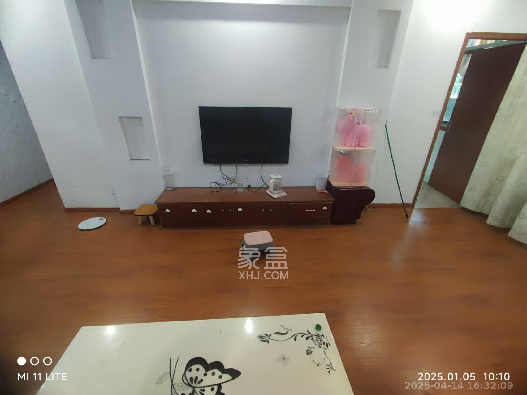 二机小区  3室2厅1卫   1900.00元/月室内图