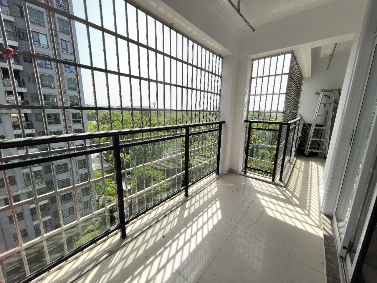 国色天香 4室2厅2卫 2100.0元/月 国色天香 4室2厅2卫 2100.0元/月室内图