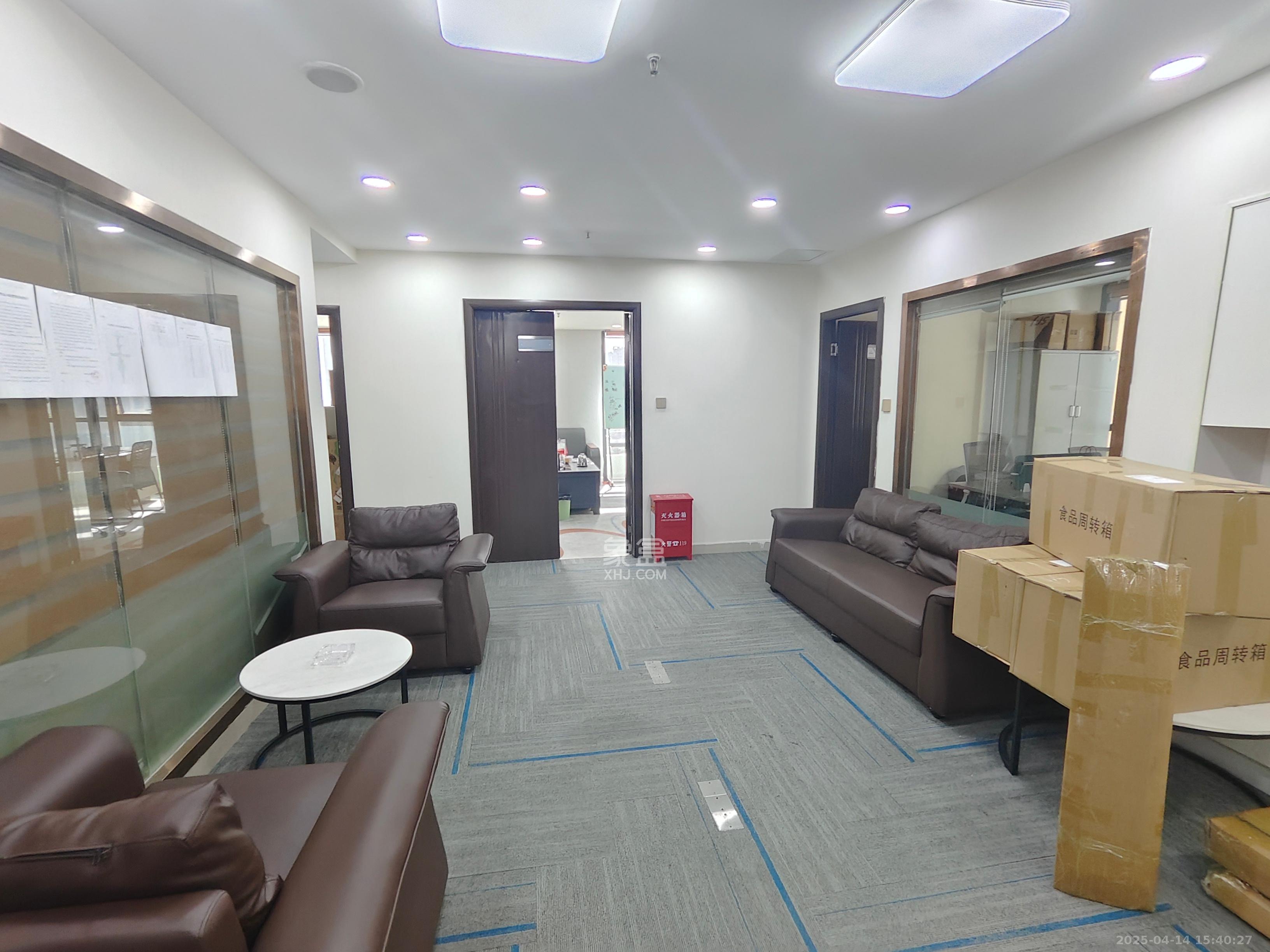 万坤图财富广场   289.0㎡     16000.00元/月室内图