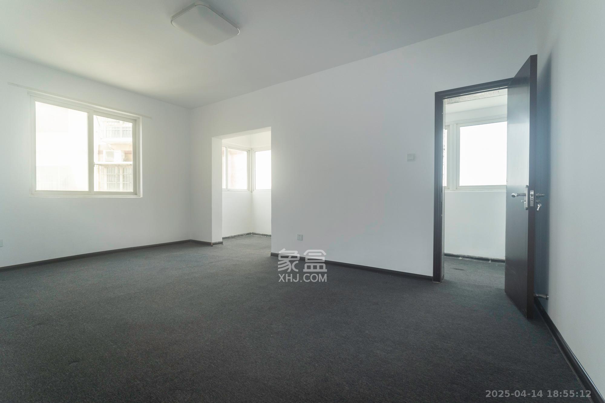 开源鑫阁 6室2厅3卫 108.0万 开源鑫阁 6室2厅3卫 108.0万卧室