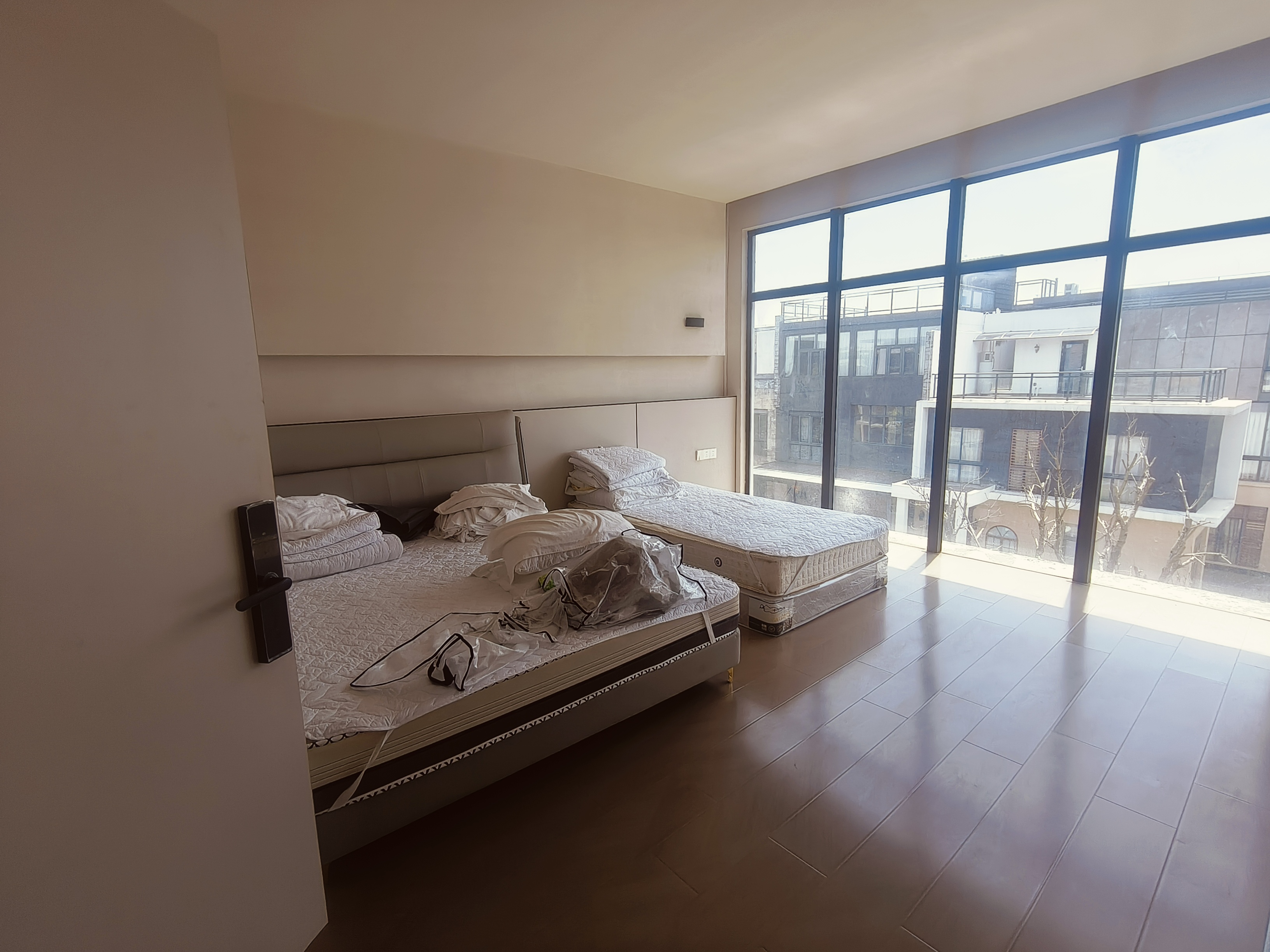 鸿洲江山 14室2厅2卫 20000.0元/月 鸿洲江山 14室2厅2卫 20000.0元/月室内图