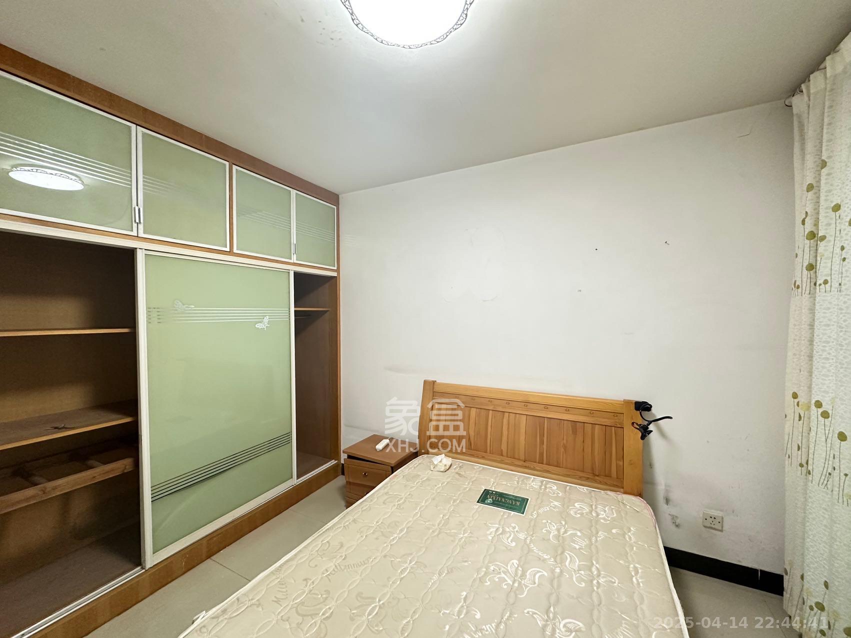 恩瑞麓山名园（龙王港小区）  3室2厅2卫   2300.00元/月室内图