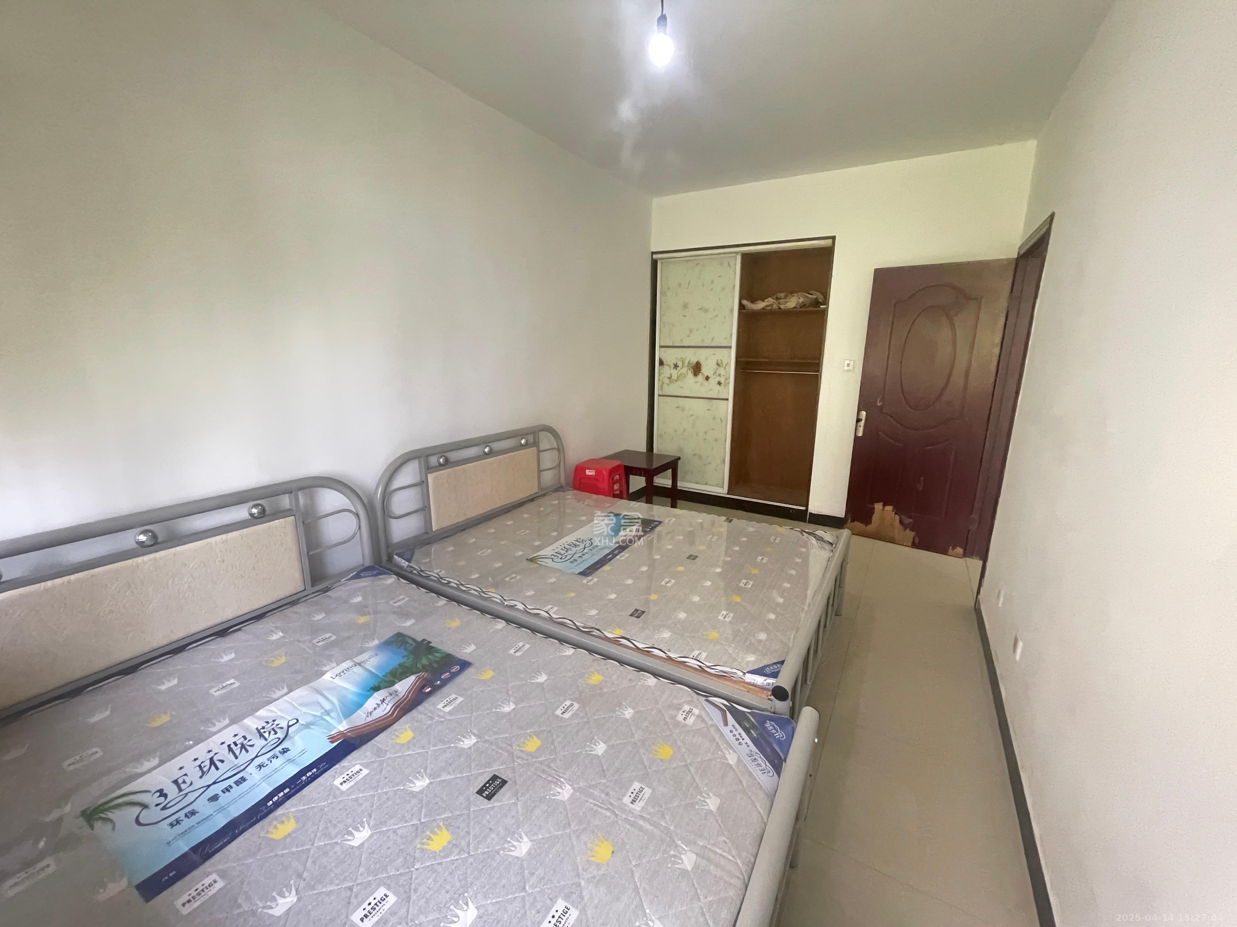 花桥钢材市场(花桥小区) 2室2厅1卫 1500.0元/月 花桥钢材市场(花桥小区) 2室2厅1卫 1500.0元/月室内图