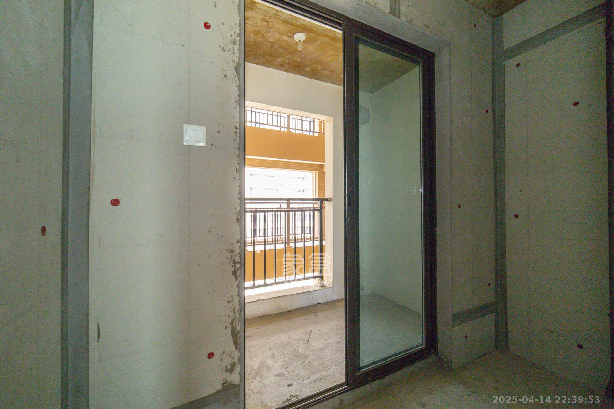 兴进珺府  3室2厅2卫    79.0万卧室