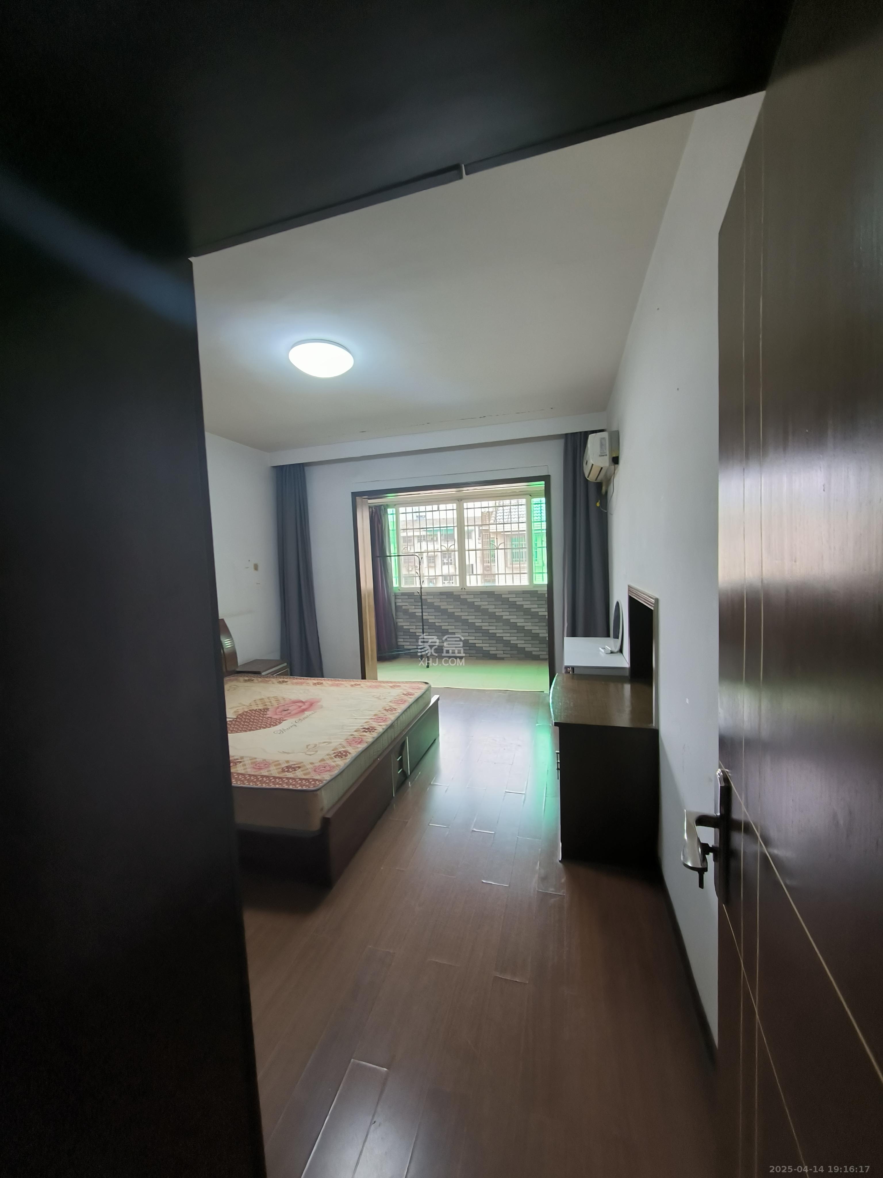 佳远小区(汽车西站)  3室2厅2卫   1800.00元/月室内图