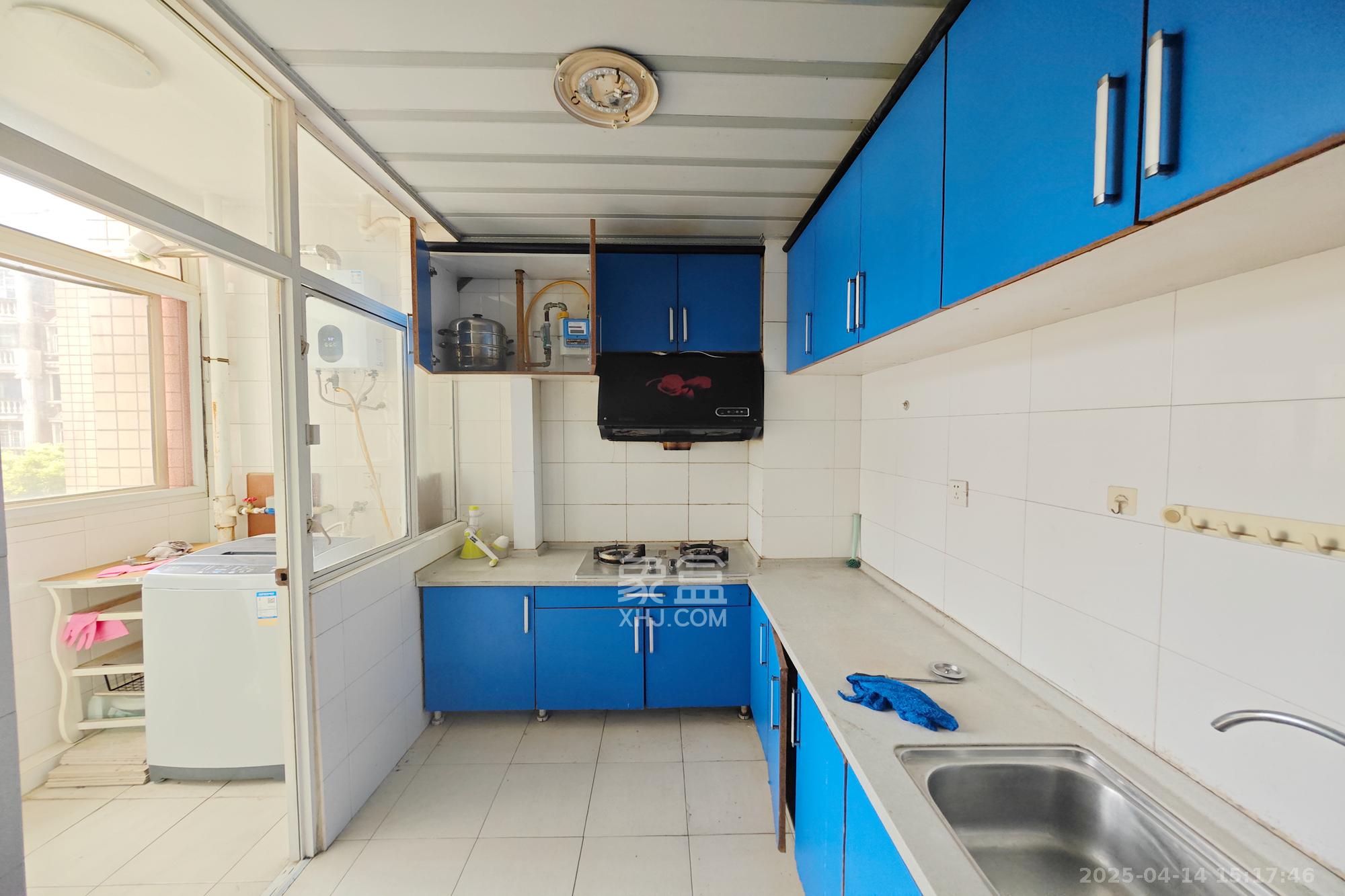 名都花园  3室2厅2卫    83.8万厨房