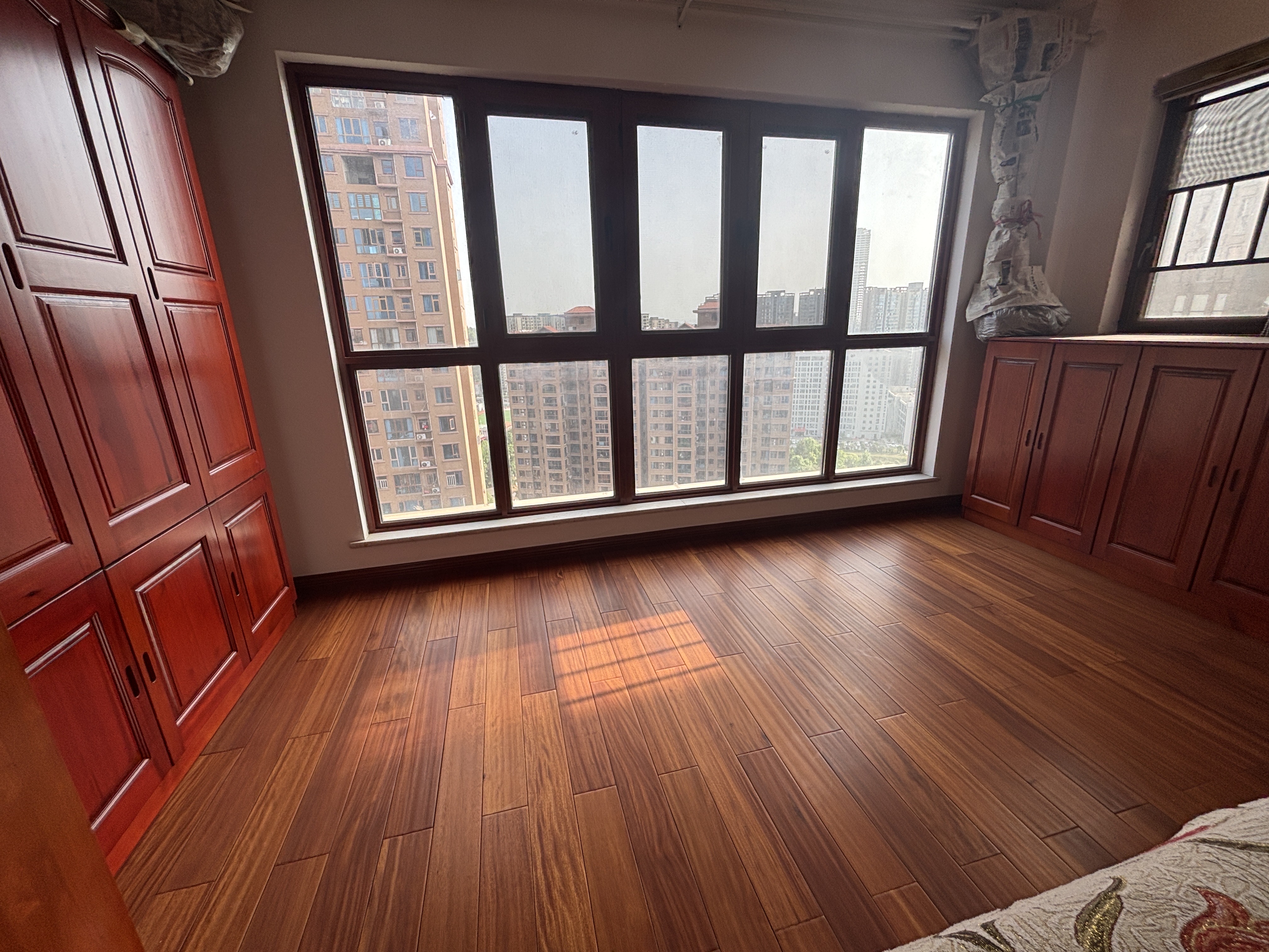 湾田和悦  4室2厅2卫    150.0万 湾田和悦  4室2厅2卫    150.0万客厅