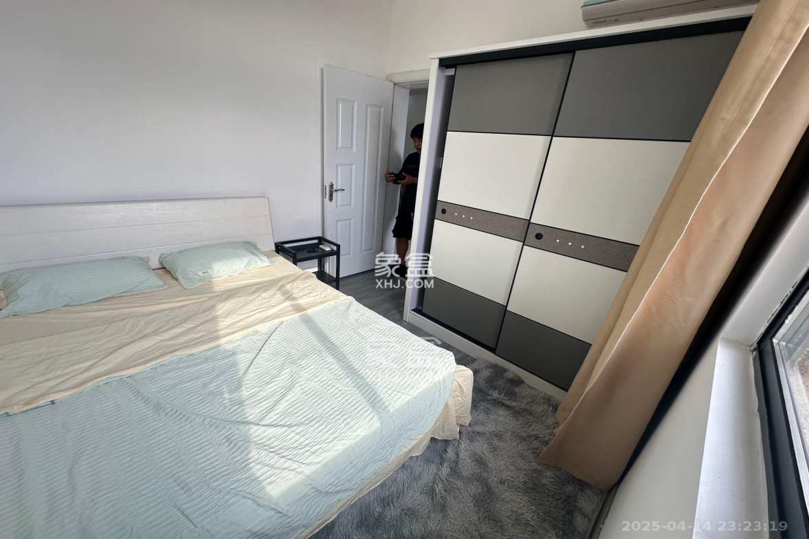 圭塘三小区  1室1厅1卫    2600.0元/月 圭塘三小区  1室1厅1卫    2600.0元/月室内图