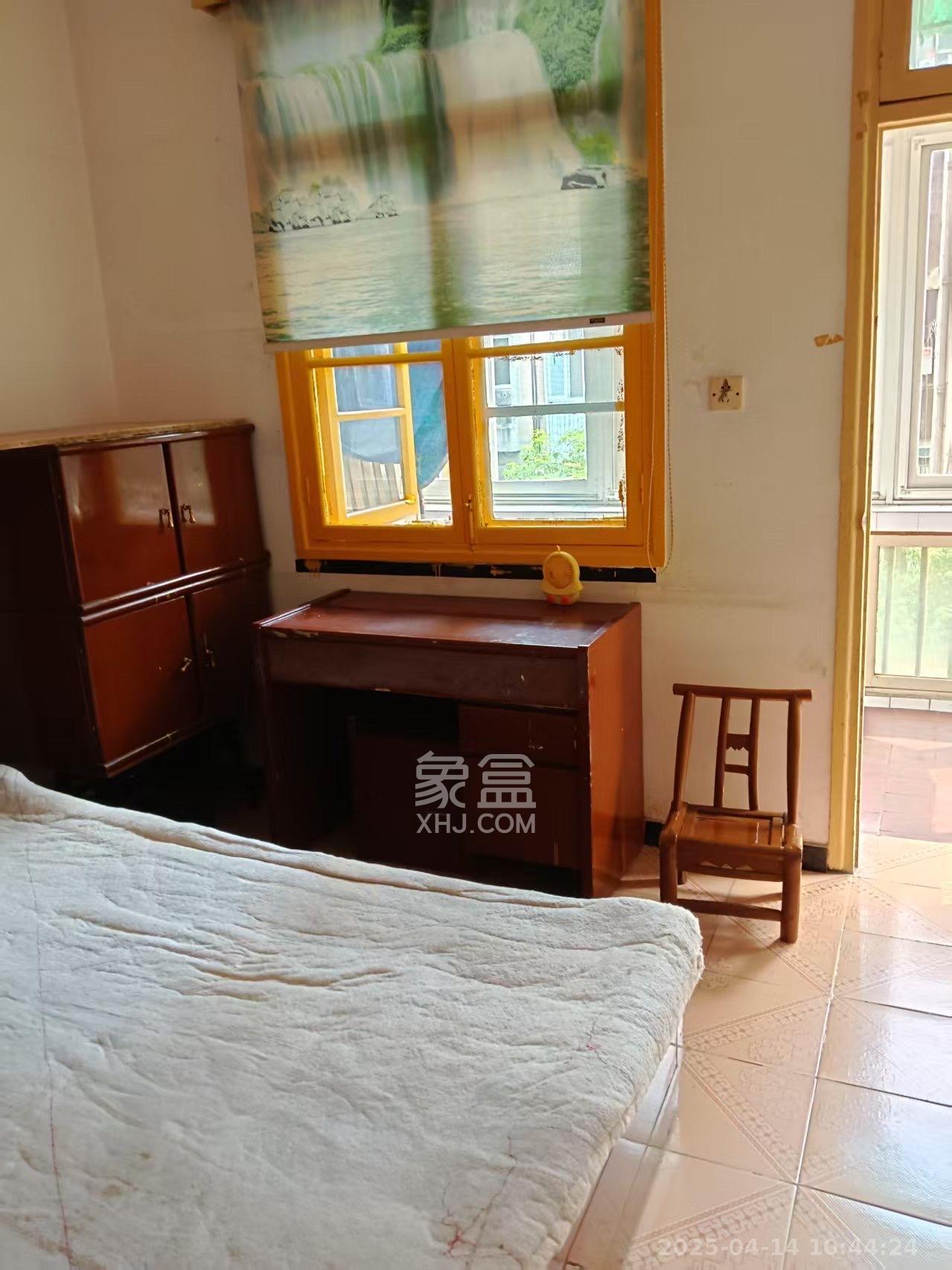 省进出口公司宿舍 3室2厅1卫 1100.0元/月 省进出口公司宿舍 3室2厅1卫 1100.0元/月室内图