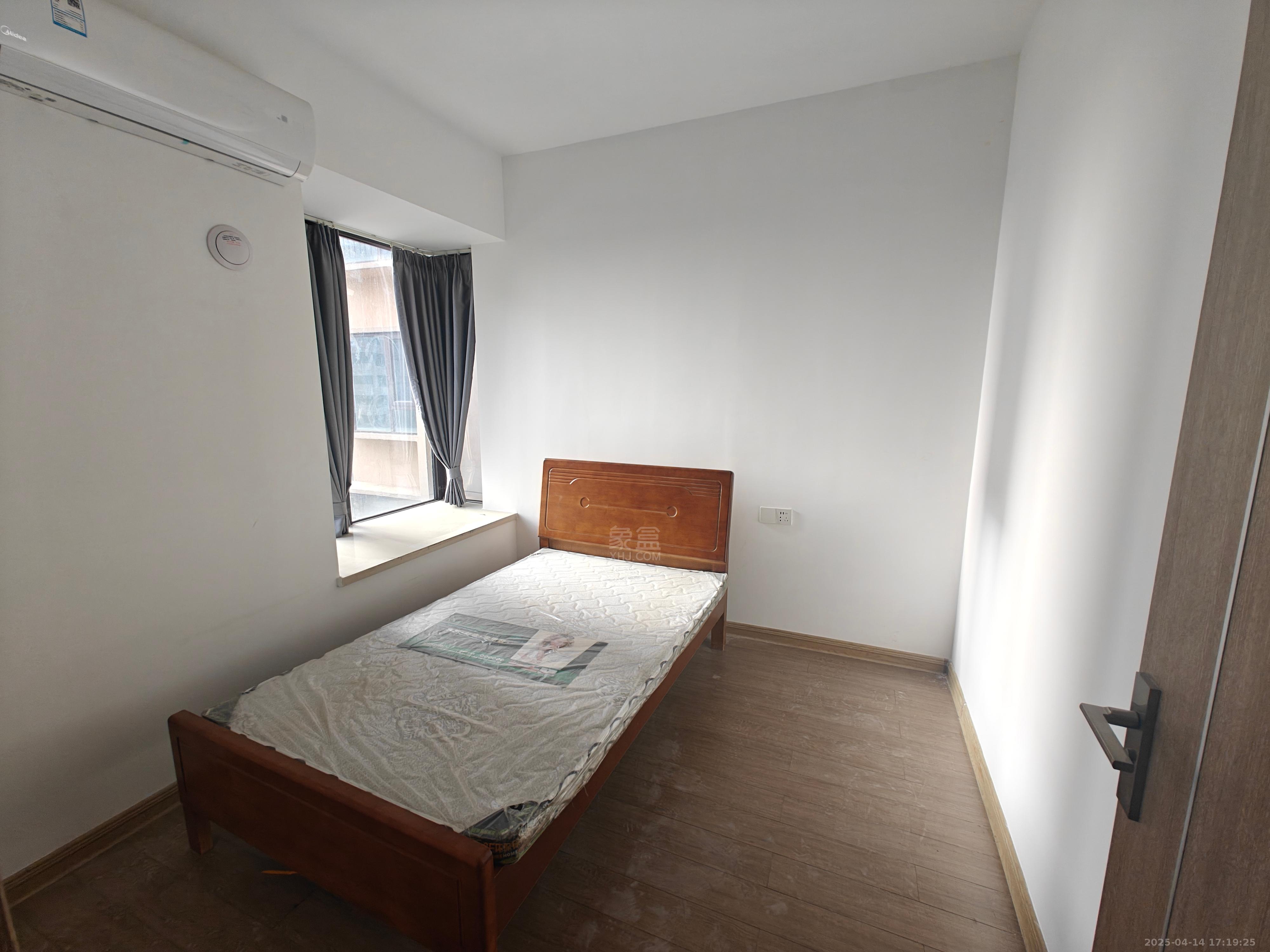 蓝溪谷  3室2厅2卫    2300.0元/月 蓝溪谷  3室2厅2卫    2300.0元/月室内图