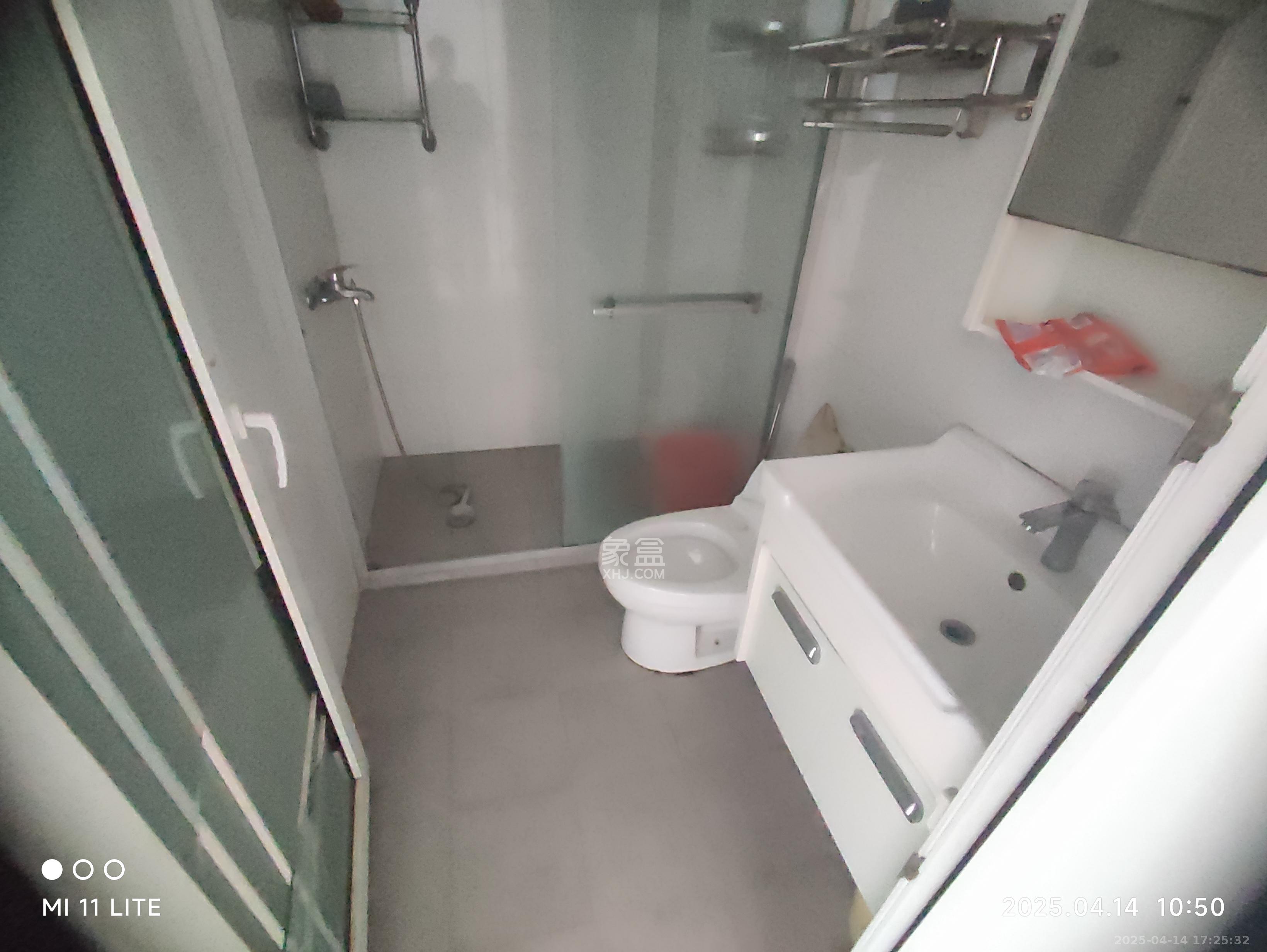 翡翠林居  3室2厅1卫   1800.00元/月室内图
