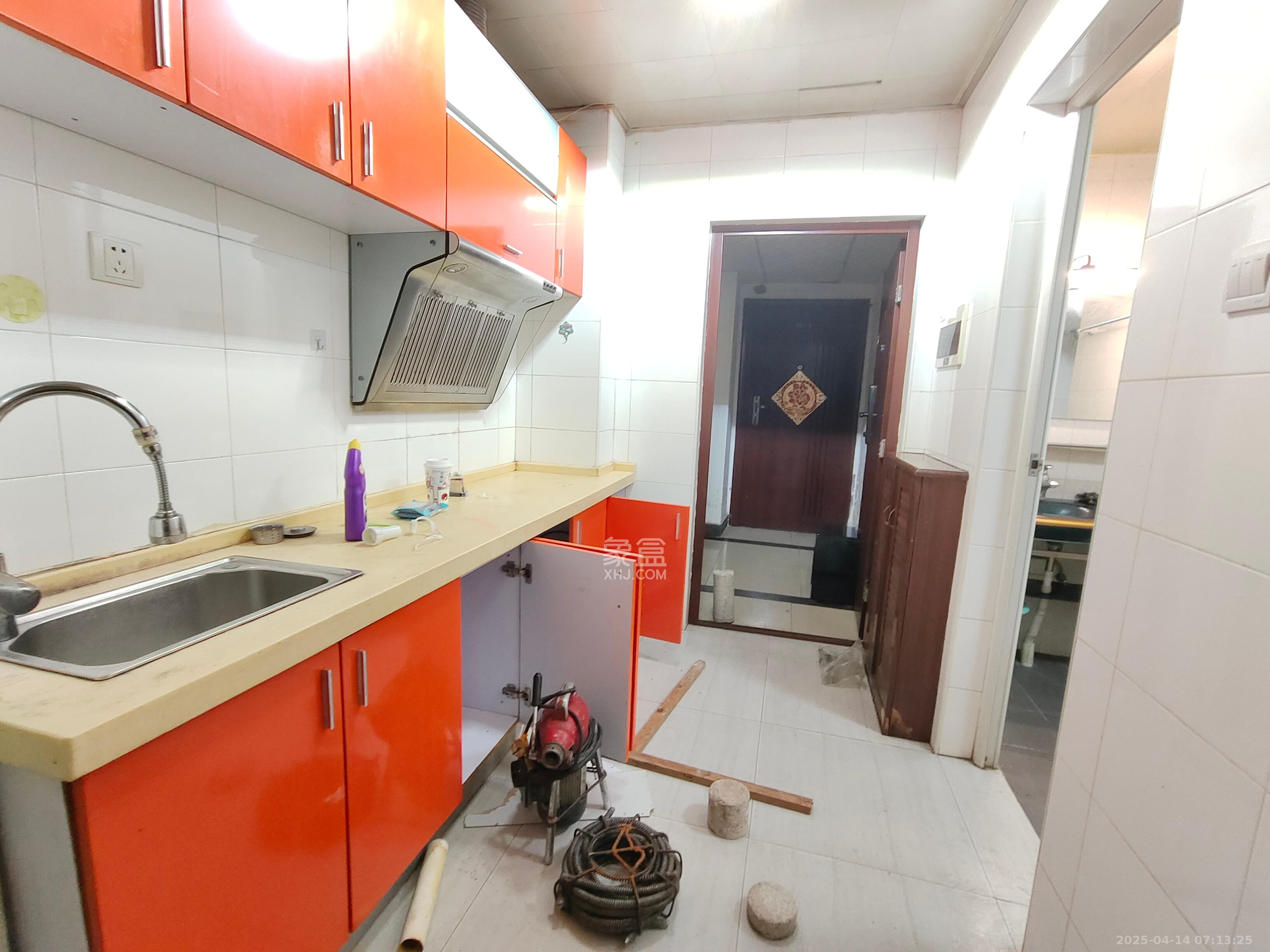 融圣国际 1室0厅1卫 1700.0元/月 融圣国际 1室0厅1卫 1700.0元/月室内图