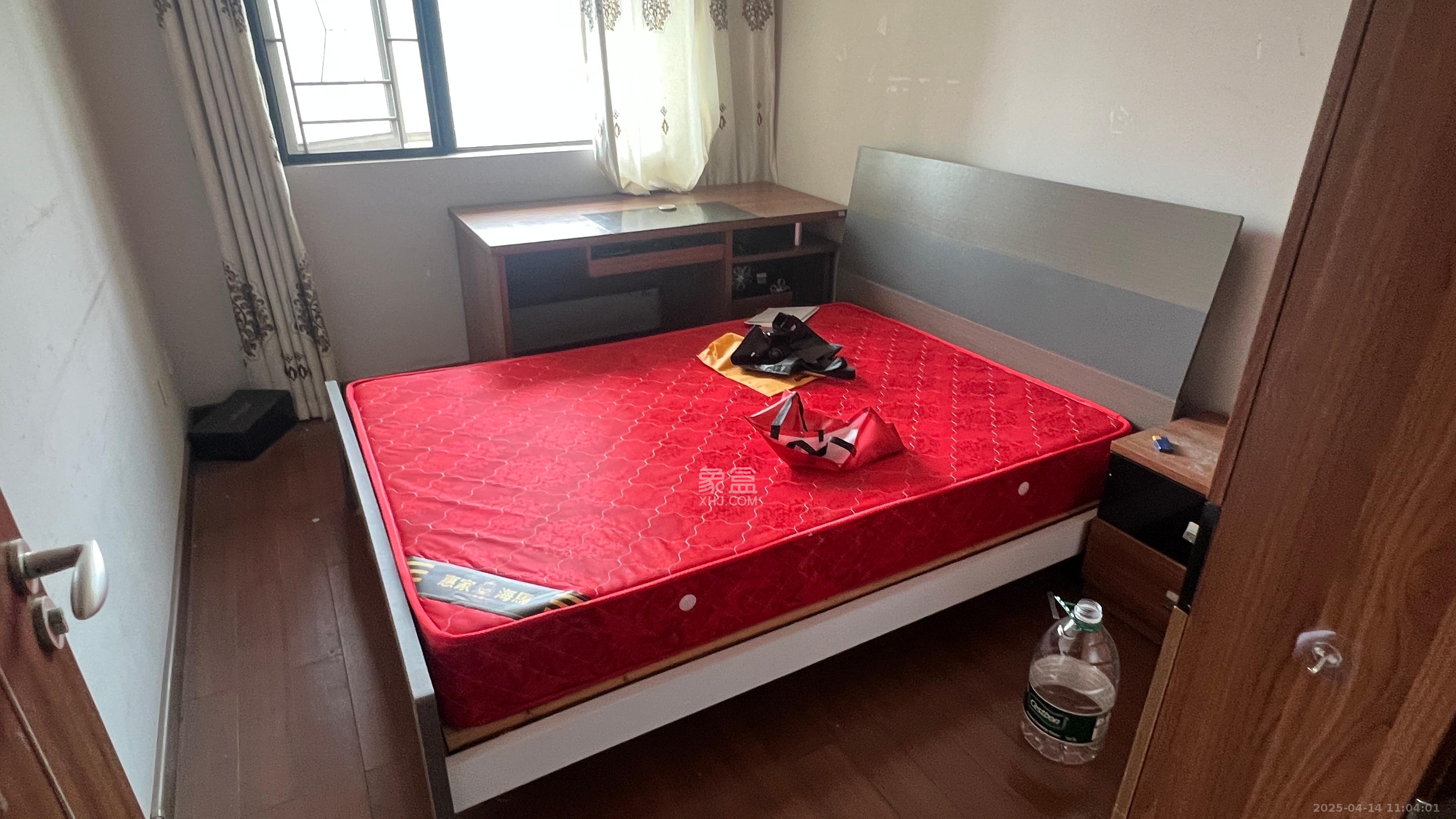万科城市花园  3室2厅1卫   2000.00元/月室内图