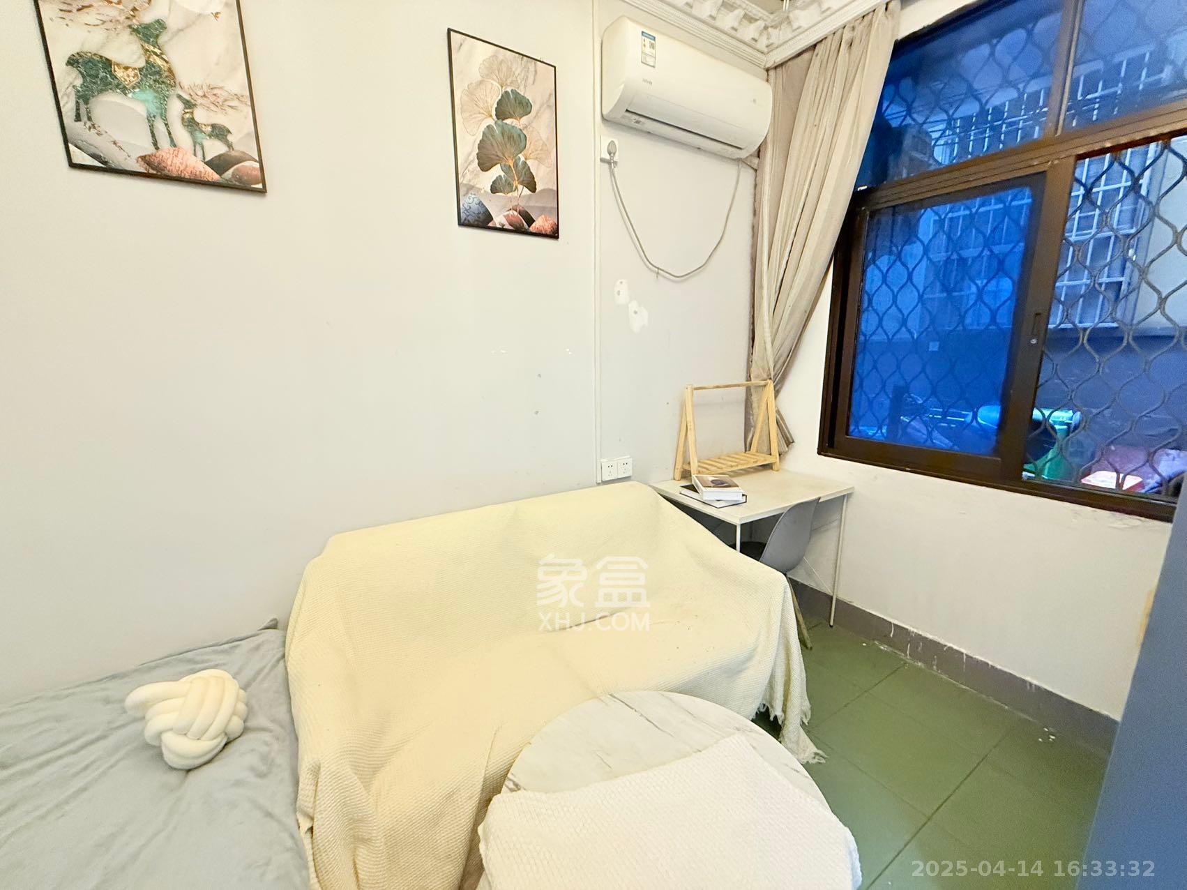 上碧湘街散盘 1室0厅1卫 1100.0元/月 上碧湘街散盘 1室0厅1卫 1100.0元/月室内图