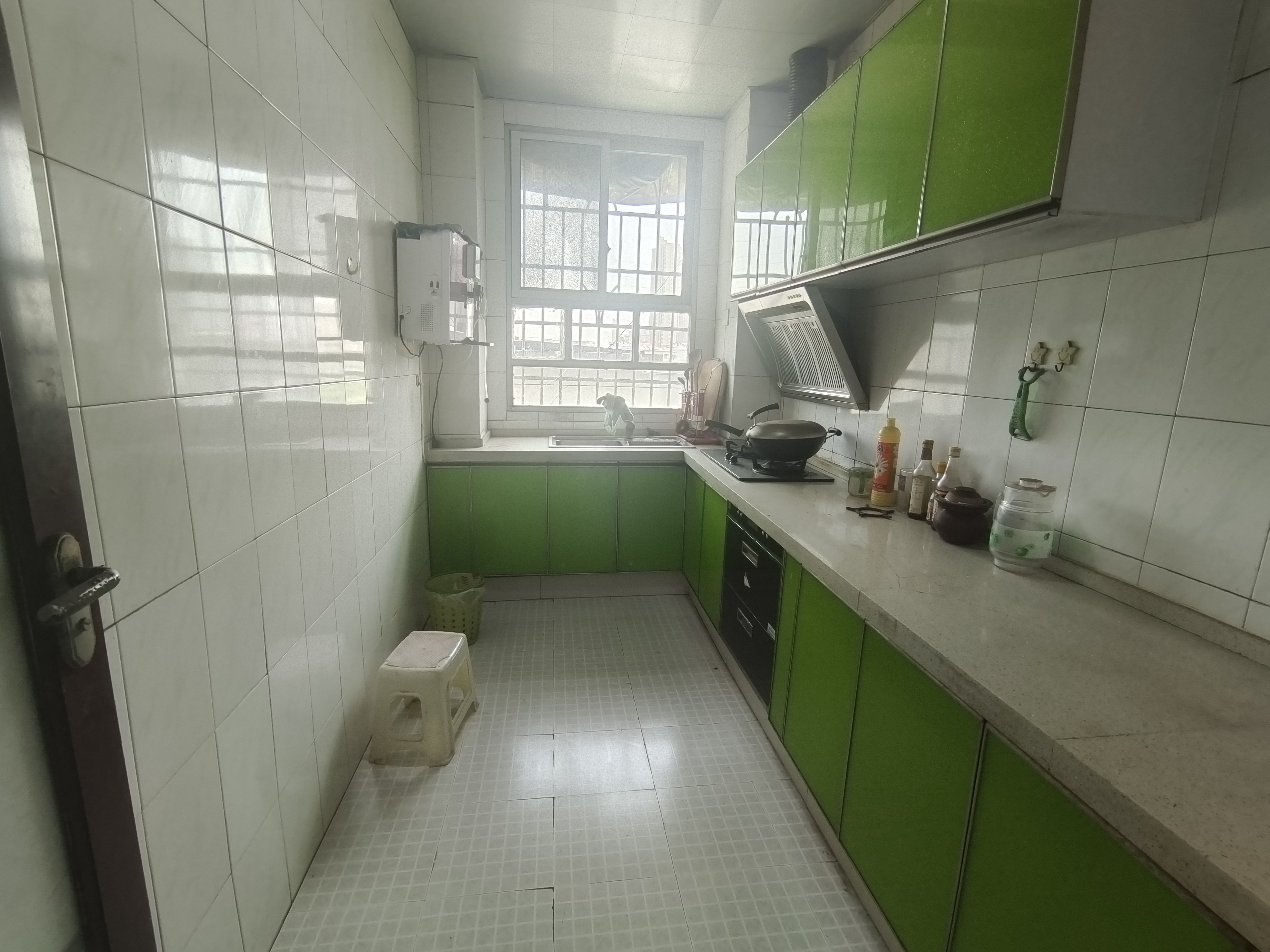 洪家村社区(卫生监督局家属区)  3室2厅2卫    26.8万 洪家村社区(卫生监督局家属区)  3室2厅2卫    26.8万室内图