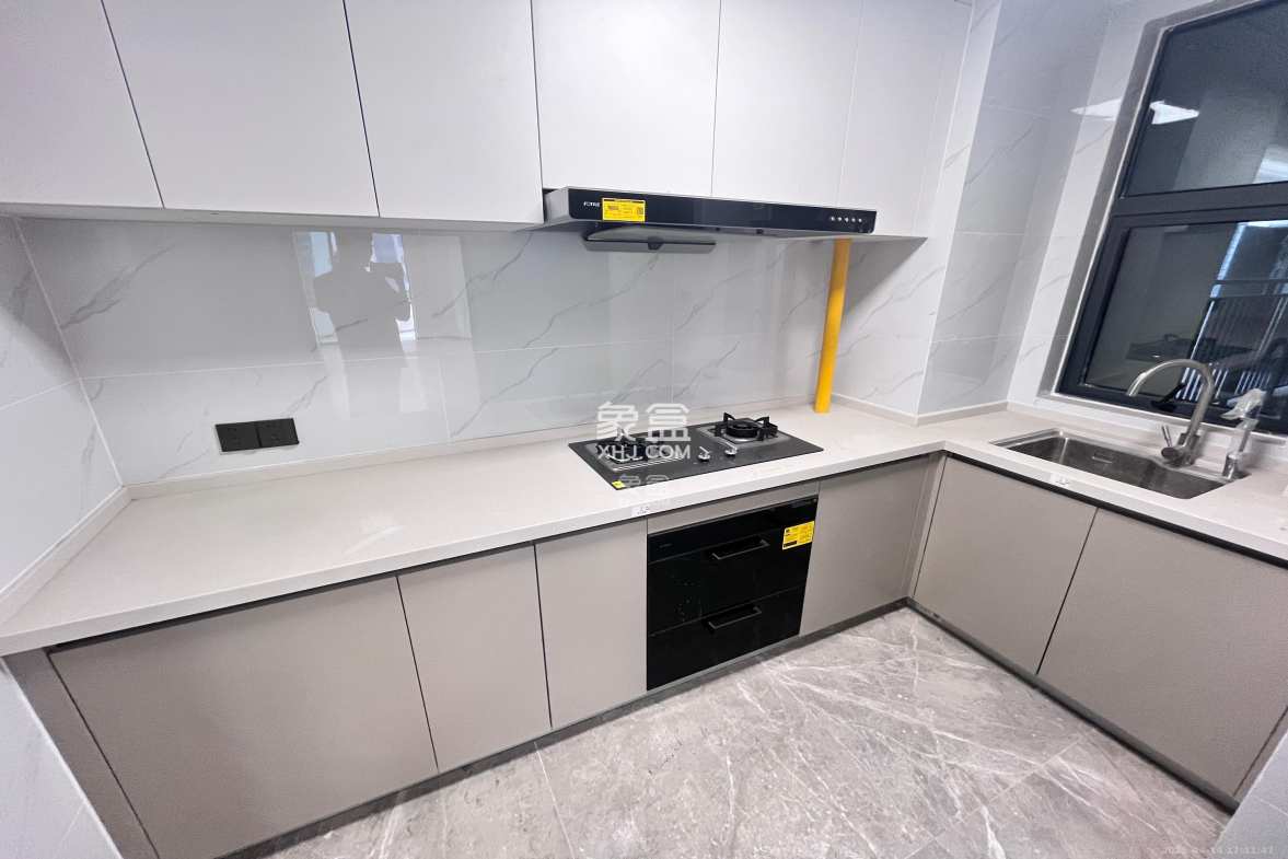 欣利梅溪左岸 3室2厅2卫 2800.0元/月 欣利梅溪左岸 3室2厅2卫 2800.0元/月室内图