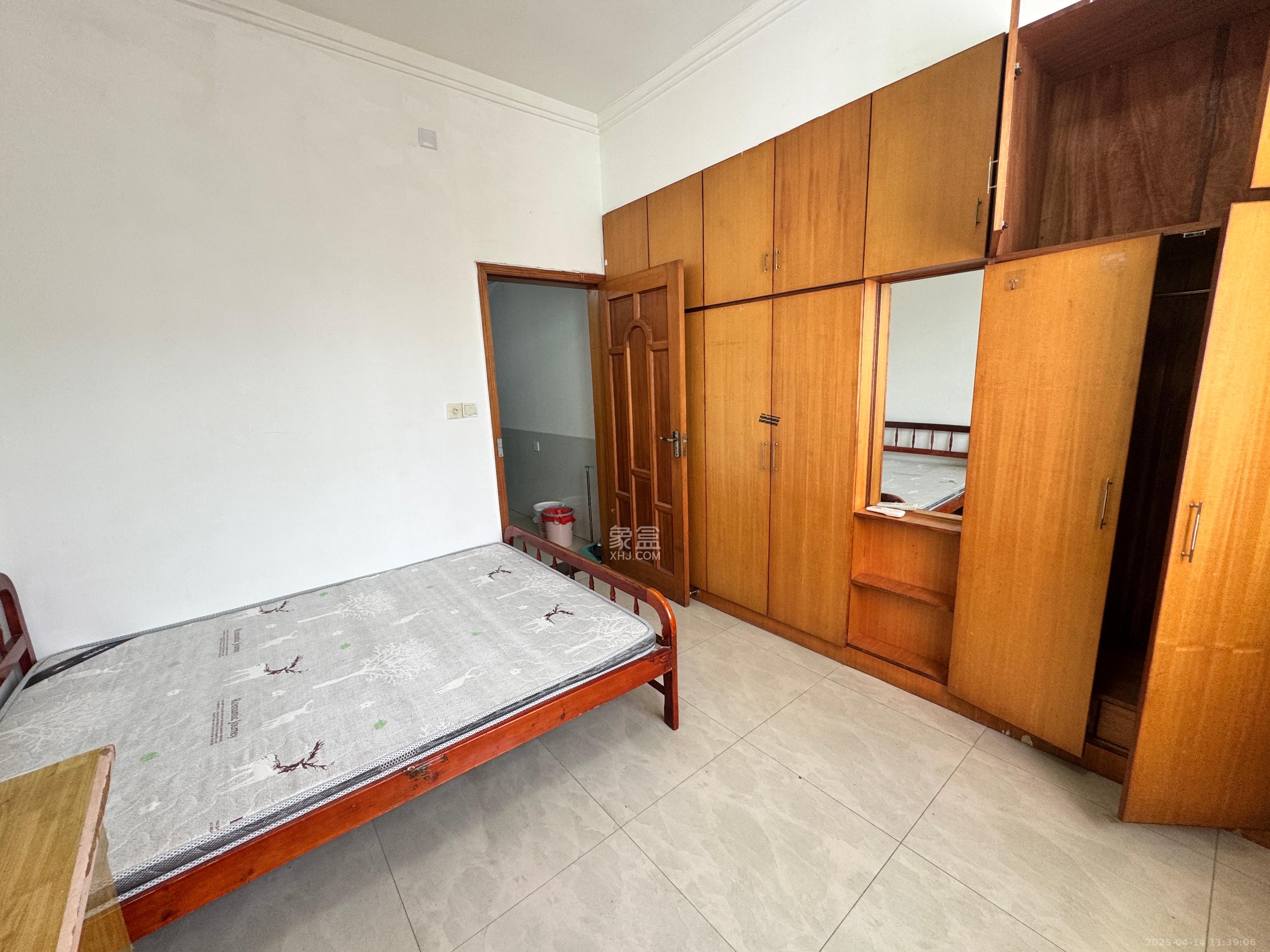 柏家塘小区 1室1厅1卫 1100.0元/月 柏家塘小区 1室1厅1卫 1100.0元/月室内图