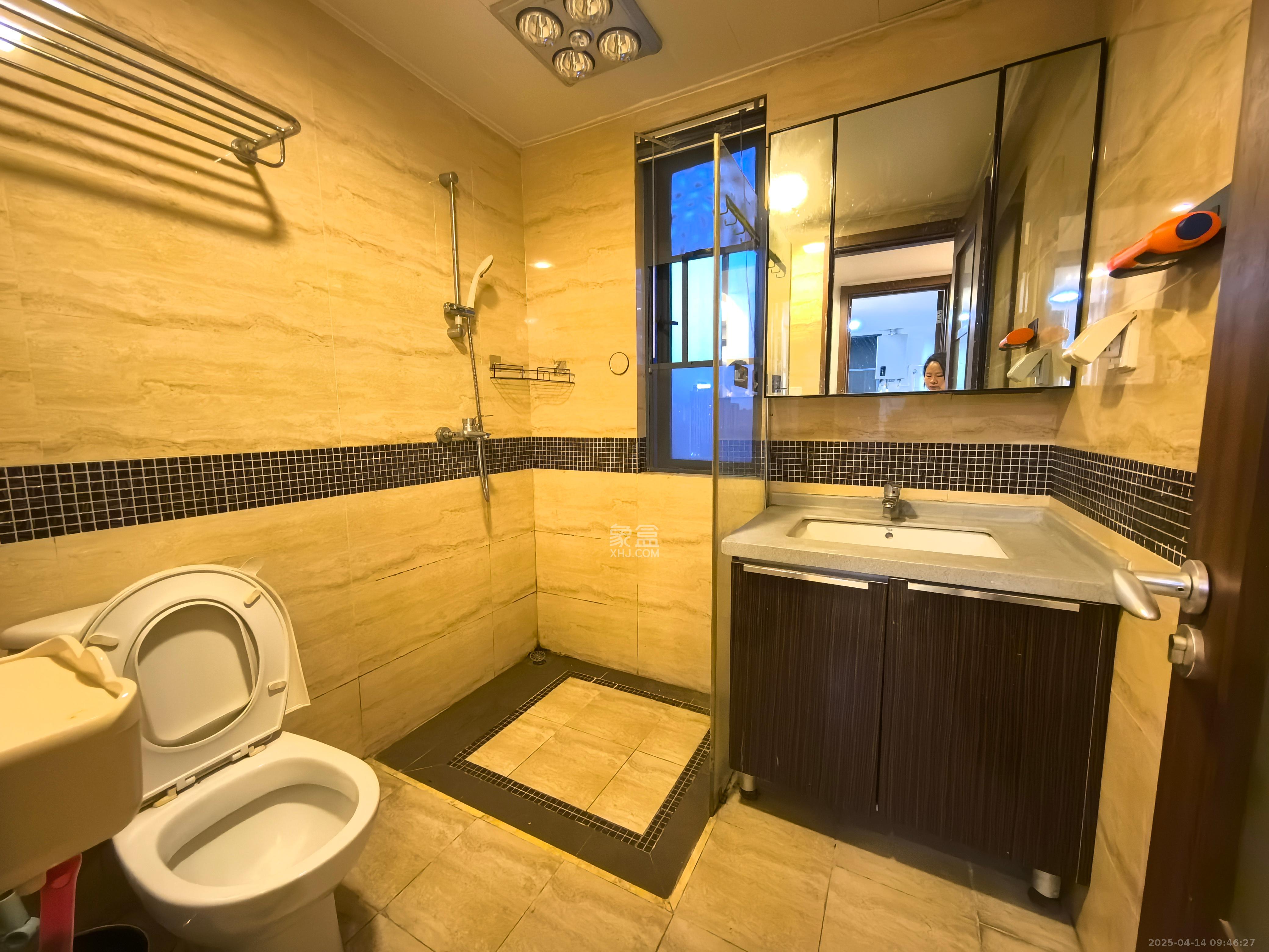 万科城 2室2厅1卫 2100.0元/月 万科城 2室2厅1卫 2100.0元/月室内图