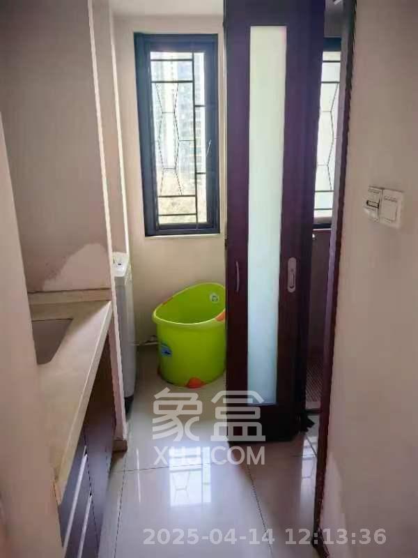 万科金域蓝湾  3室2厅1卫    2400.0元/月室内图