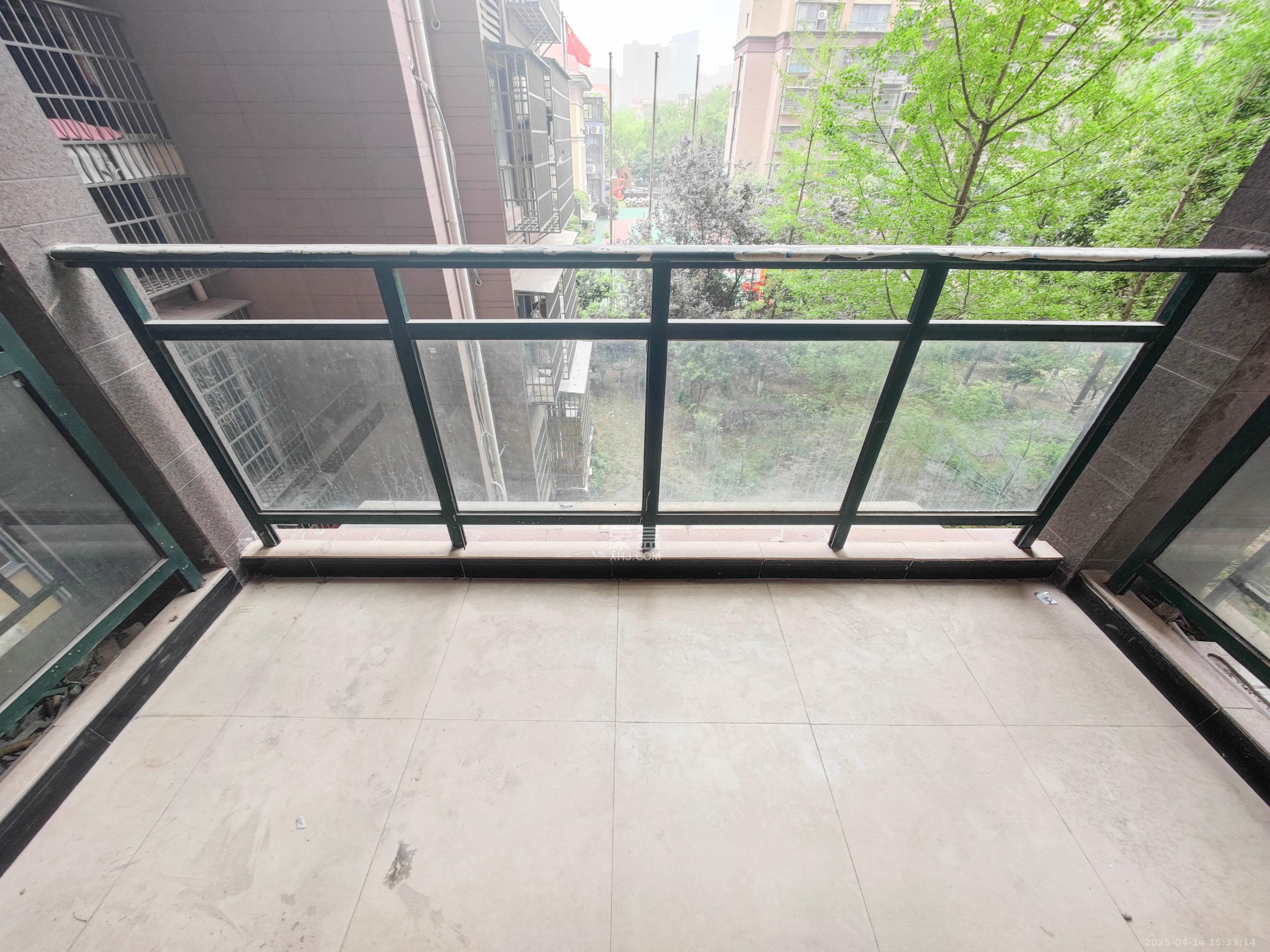 鑫天御景湾  3室2厅2卫    106.0万阳台