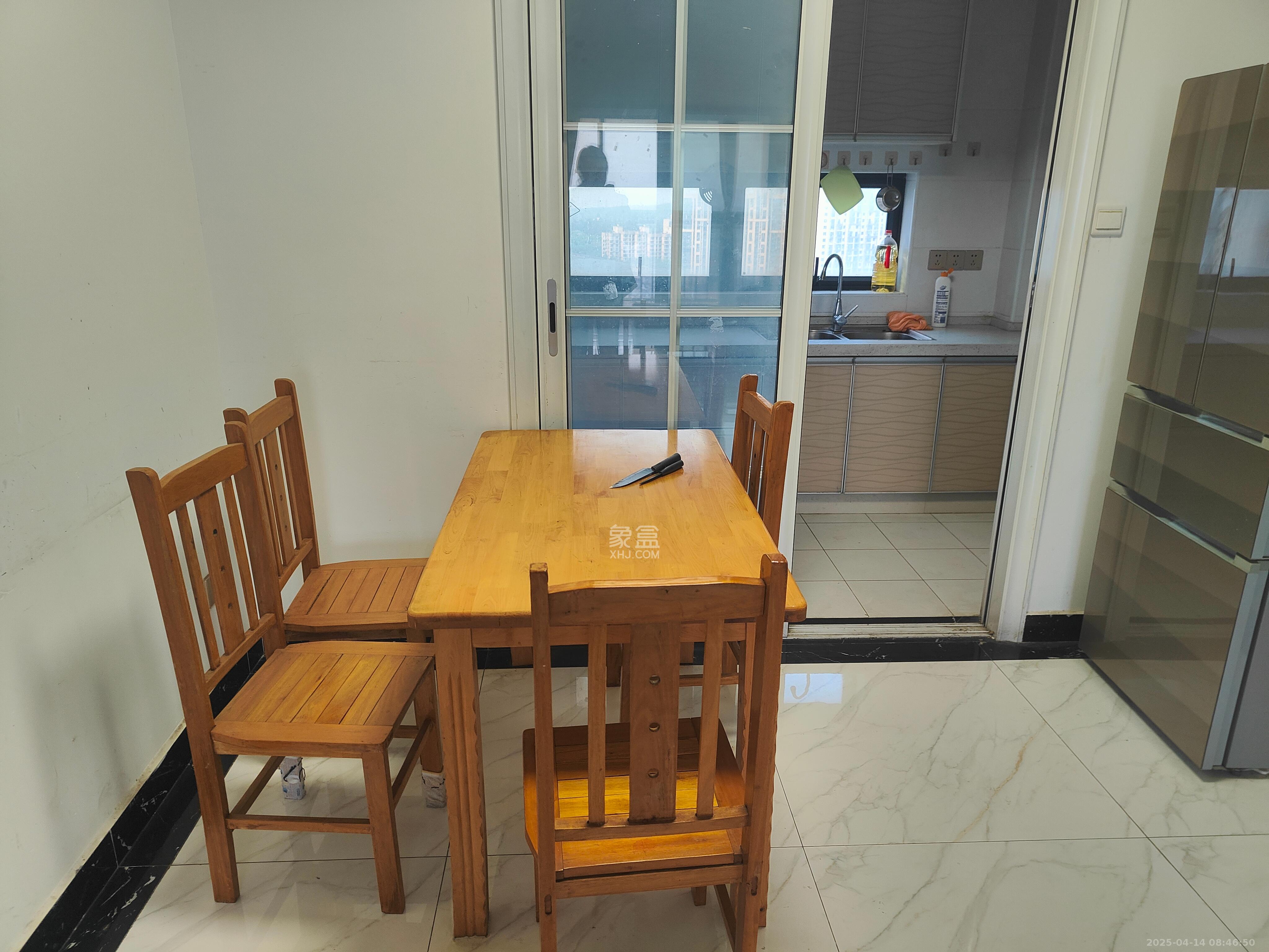 保利城(中航城国际社区、郡原美村)  3室2厅2卫    1900.0元/月 保利城(中航城国际社区、郡原美村)  3室2厅2卫    1900.0元/月室内图