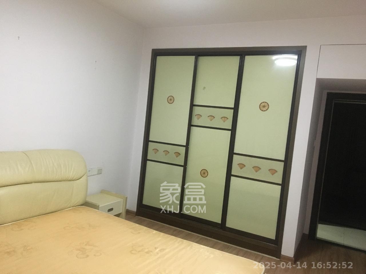佳阳悦景馨都  3室2厅2卫   2700.00元/月室内图