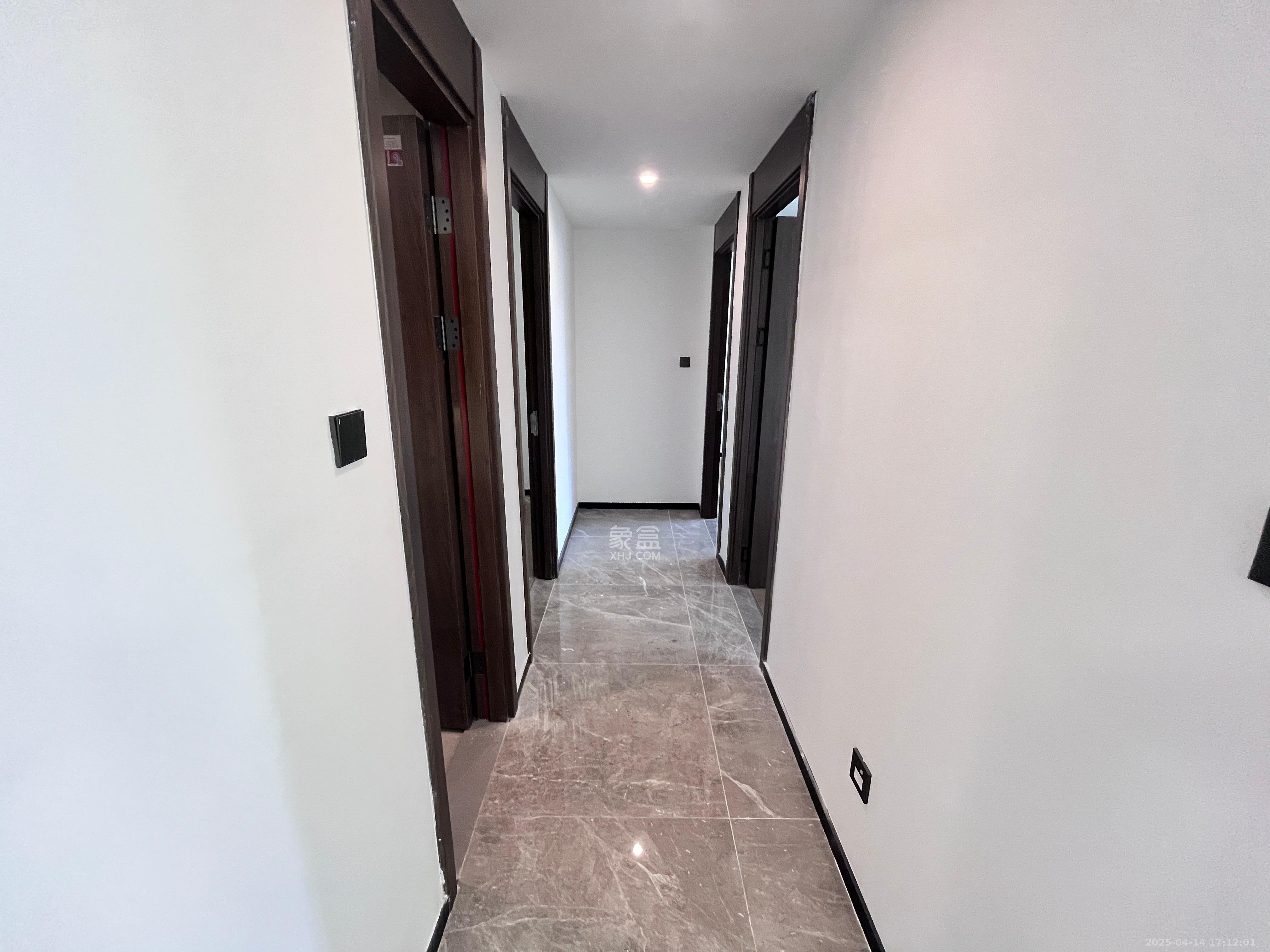 欣利梅溪左岸  3室2厅2卫    2800.0元/月室内图