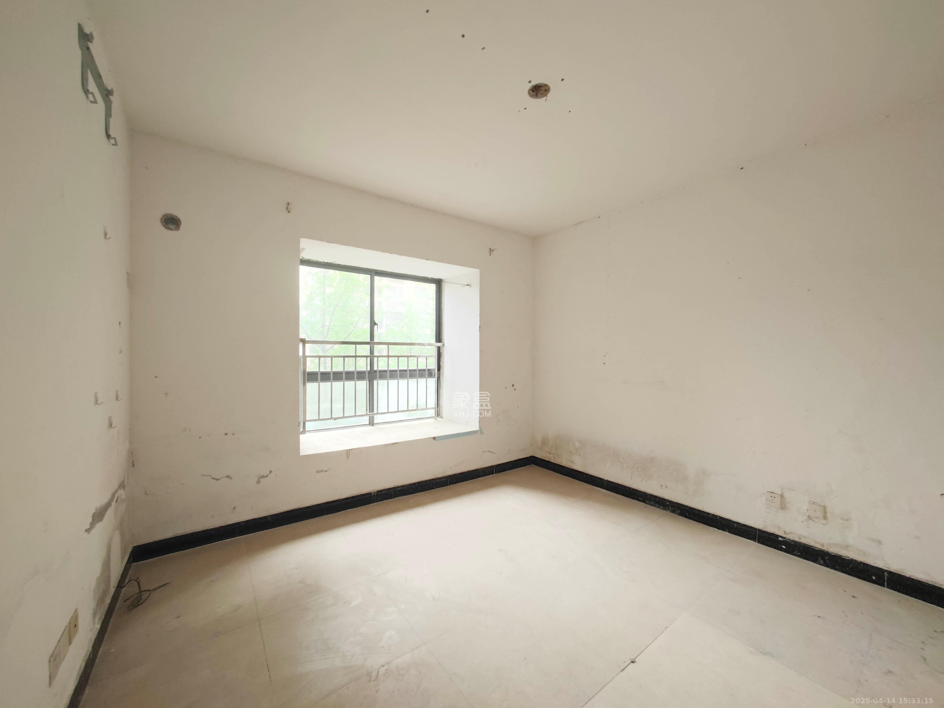 鑫天御景湾 3室2厅2卫 106.0万 鑫天御景湾 3室2厅2卫 106.0万卧室