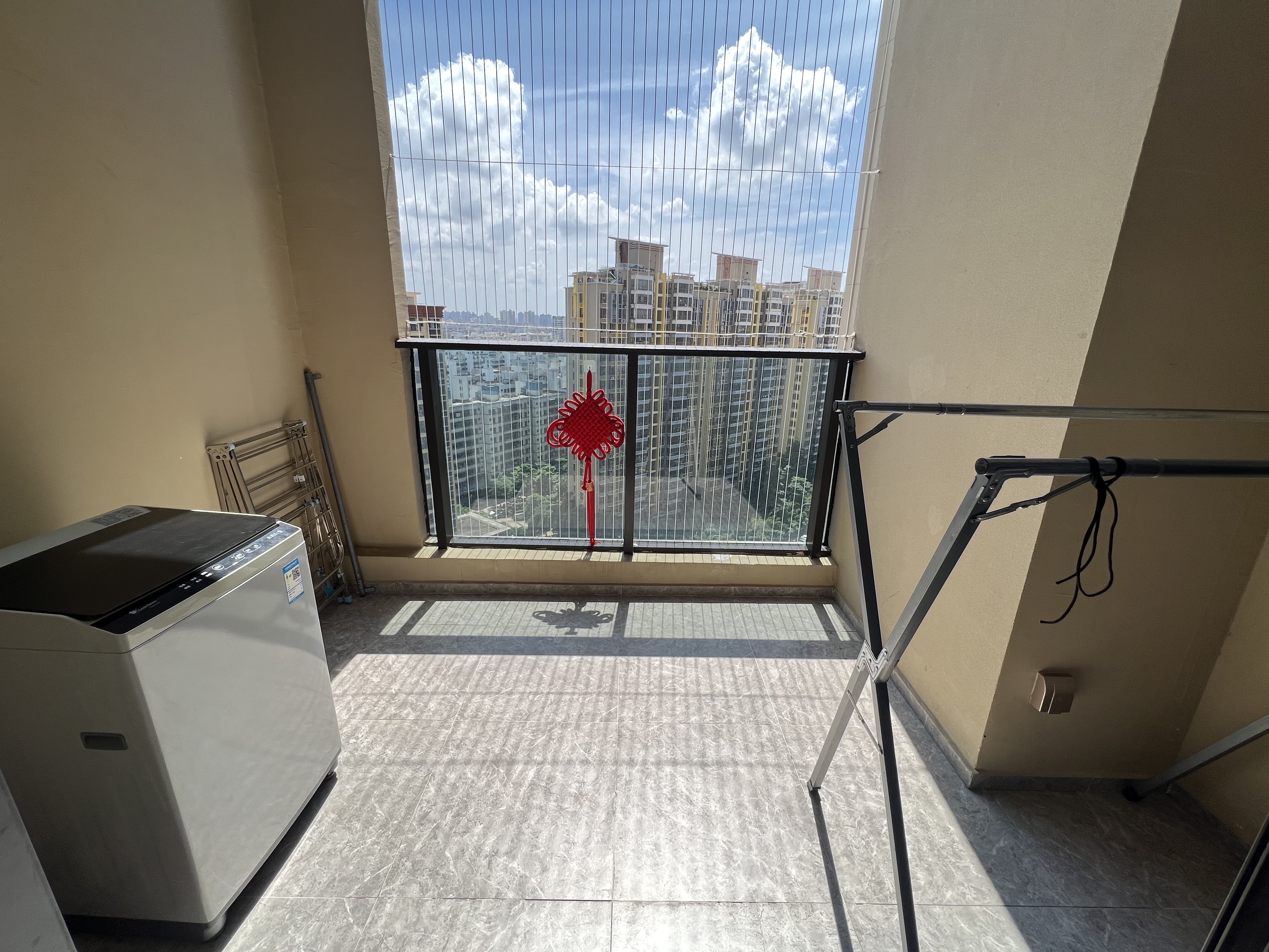 融创海口一号 1室1厅2卫 98.0万 融创海口一号 1室1厅2卫 98.0万客厅