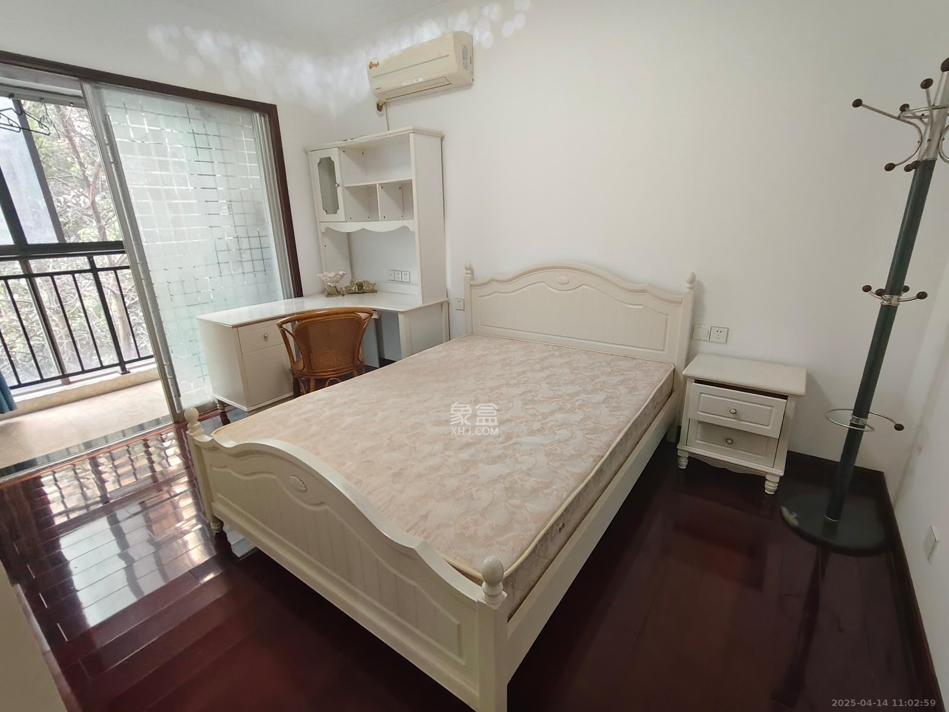 金域南外滩(望江佳园) 3室2厅2卫 3500.0元/月 金域南外滩(望江佳园) 3室2厅2卫 3500.0元/月室内图