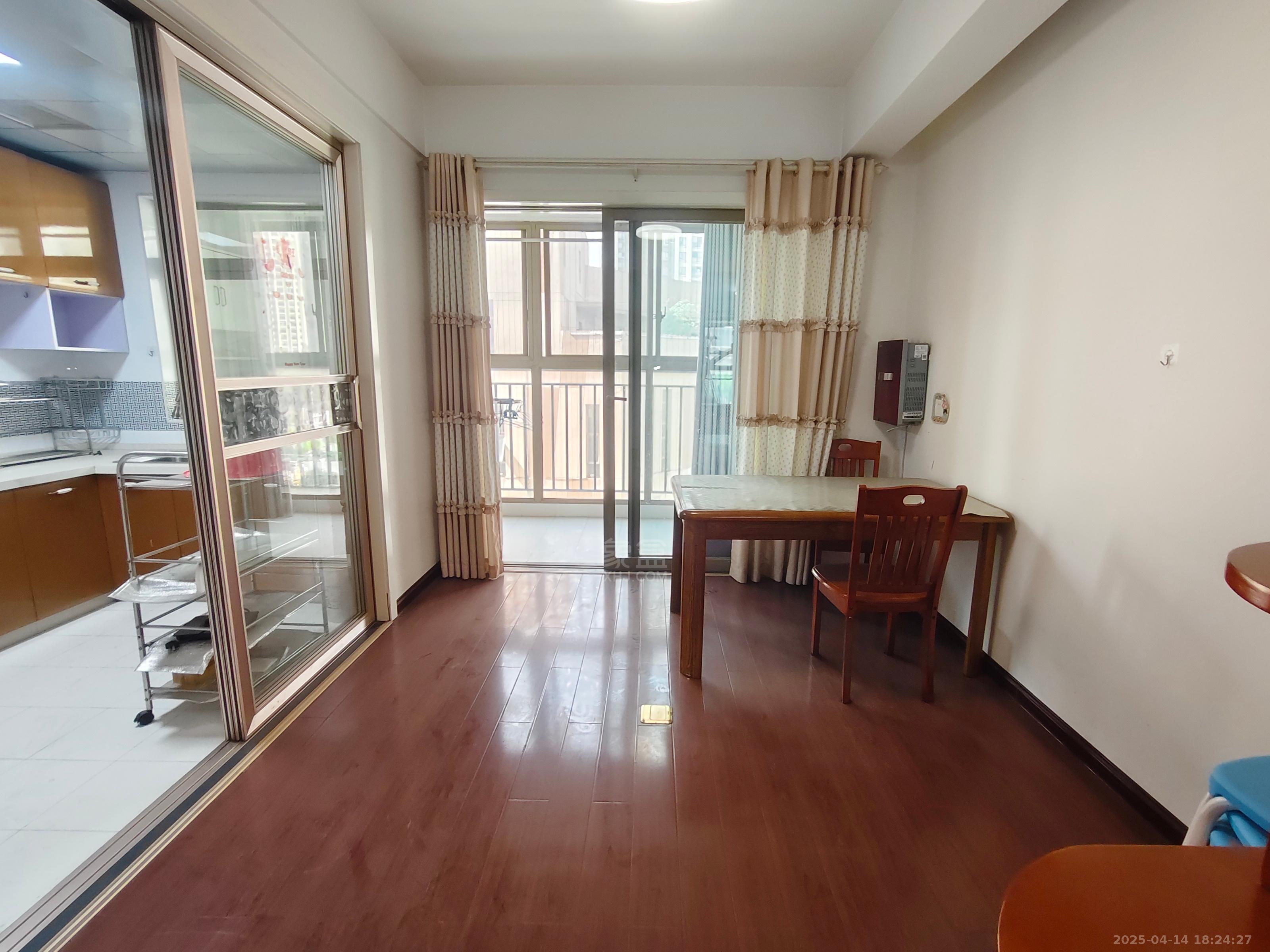 锦绣香江(湖湘文化城) 4室2厅2卫 1880.0元/月 锦绣香江(湖湘文化城) 4室2厅2卫 1880.0元/月室内图