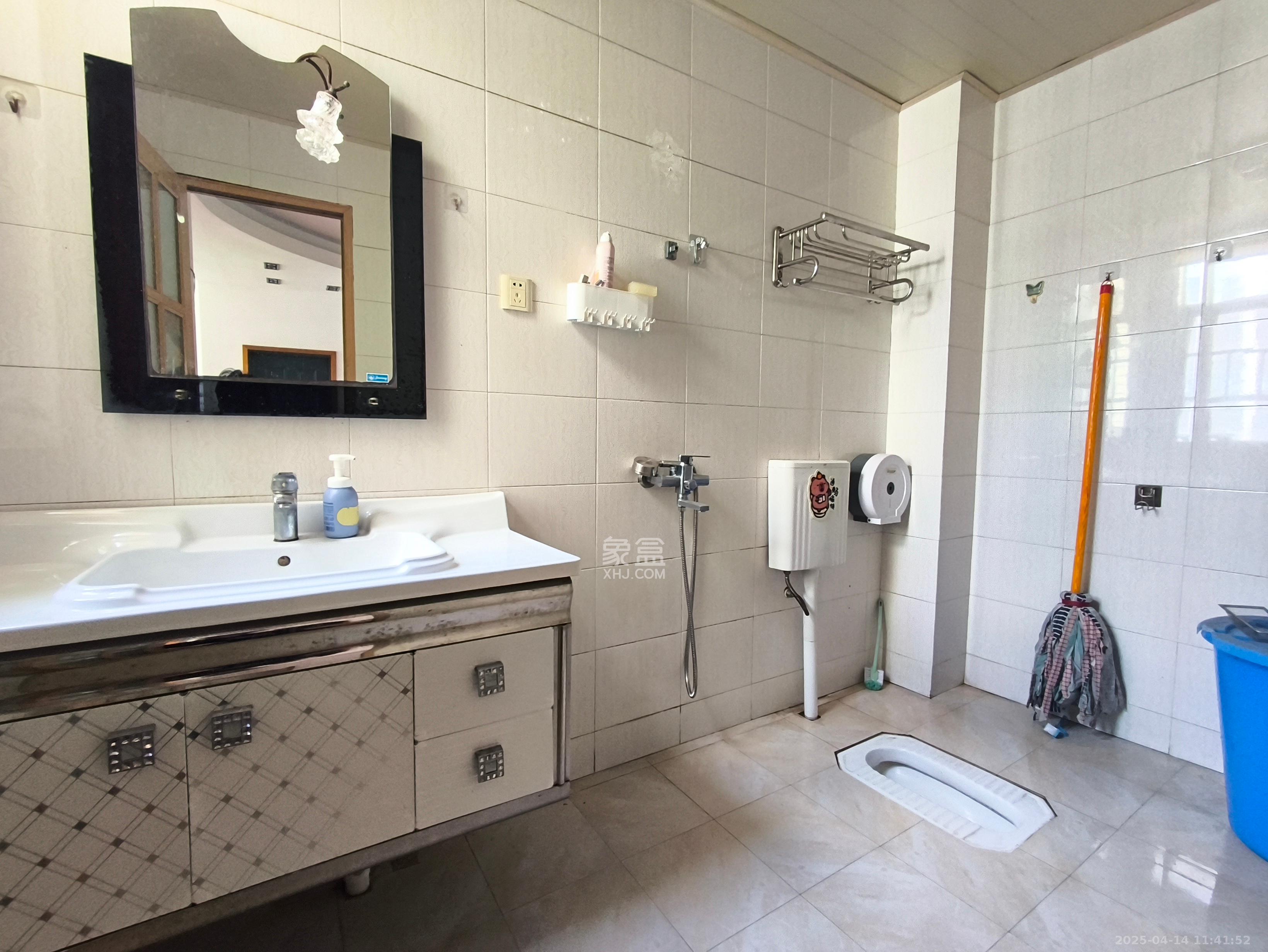 北国风光  3室2厅2卫    3000.0元/月 北国风光  3室2厅2卫    3000.0元/月室内图