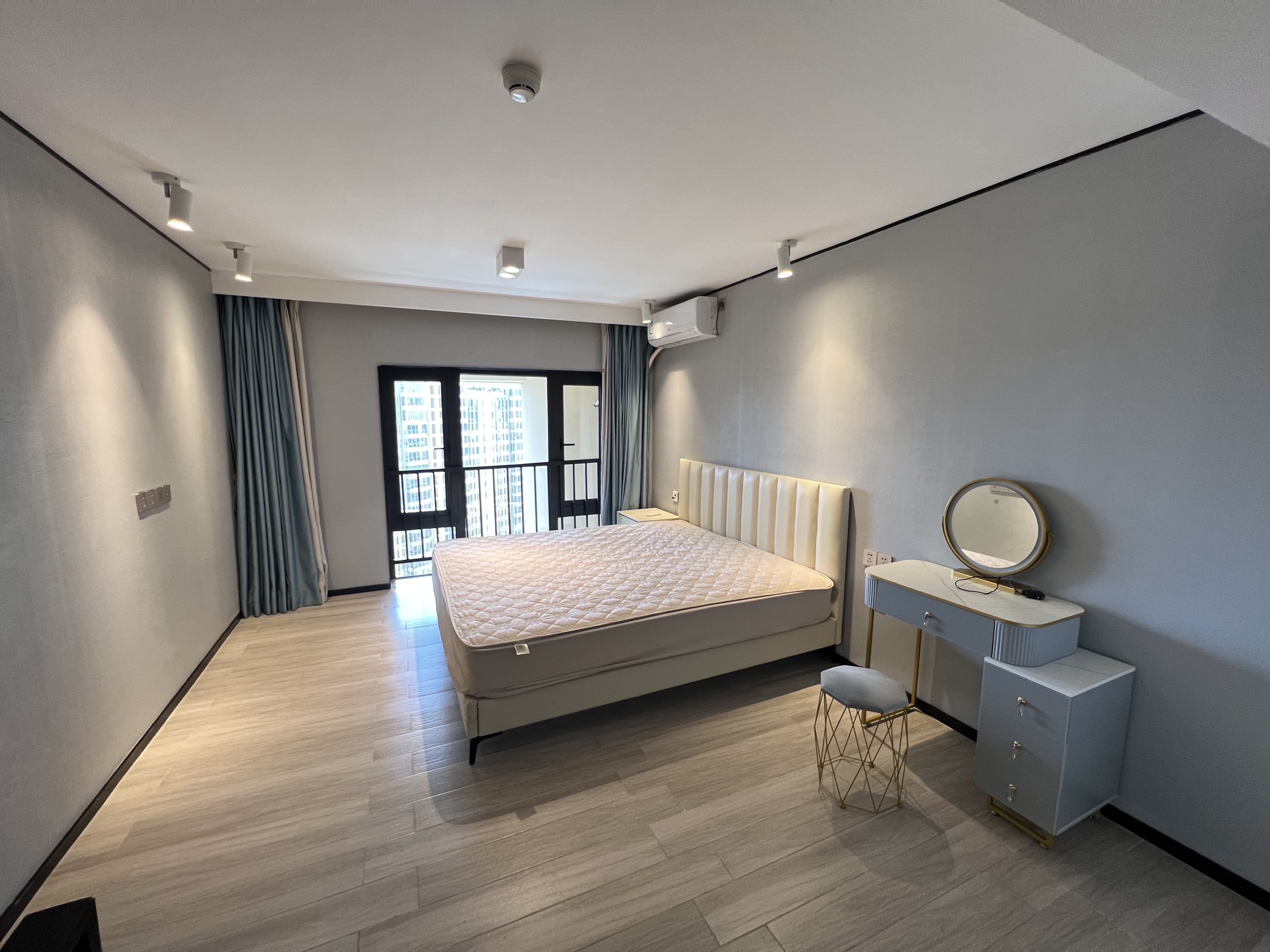 融创海口一号 1室1厅2卫 98.0万 融创海口一号 1室1厅2卫 98.0万客厅