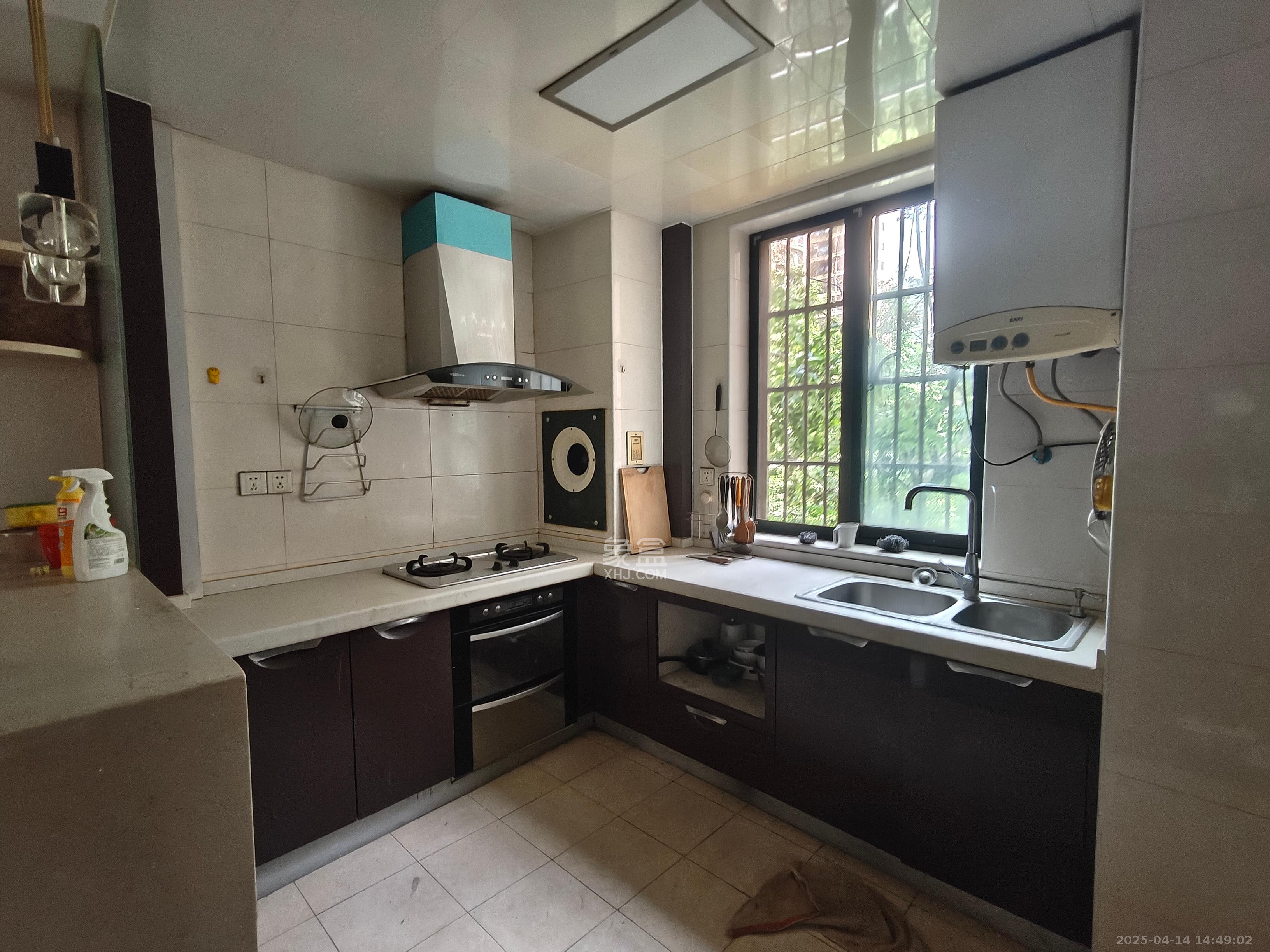 湘诚嘉园 3室2厅2卫 3500.0元/月 湘诚嘉园 3室2厅2卫 3500.0元/月室内图