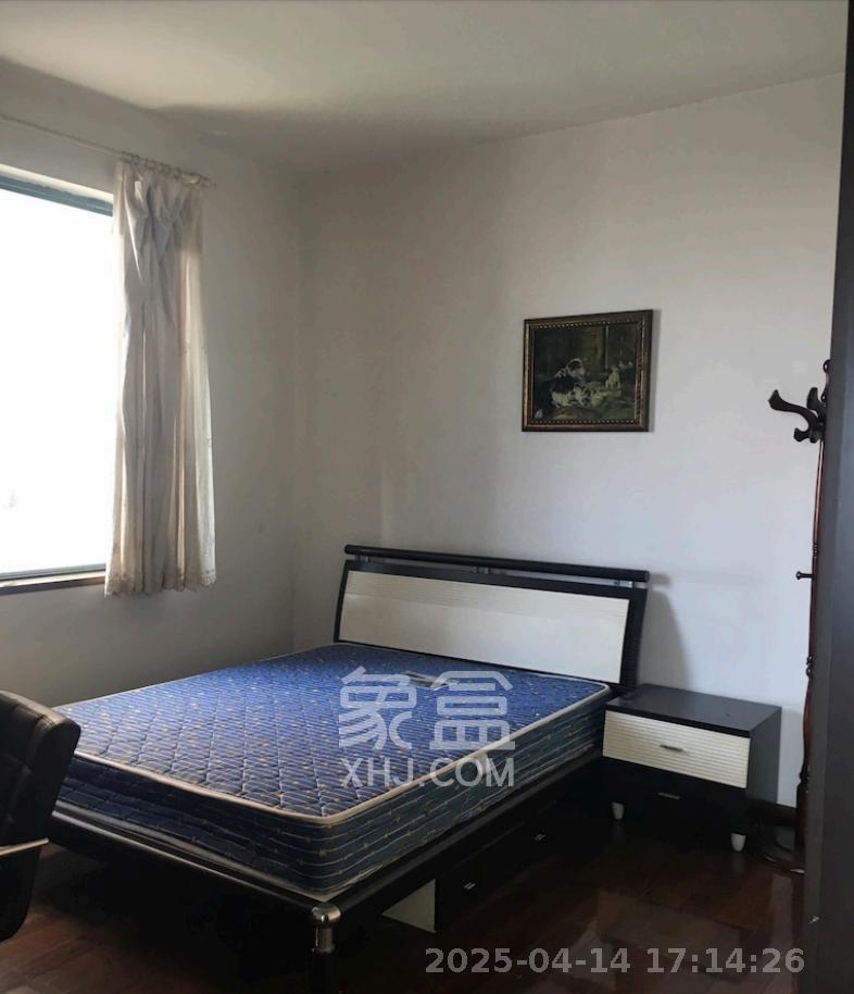 金色华庭 4室1厅1卫 3500.0元/月 金色华庭 4室1厅1卫 3500.0元/月室内图