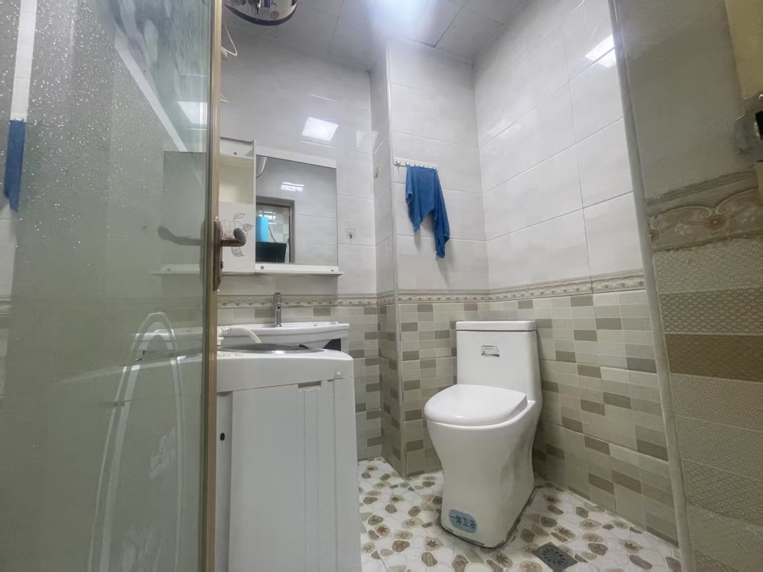 都市阳光 1室0厅1卫 32.0万 都市阳光 1室0厅1卫 32.0万客厅