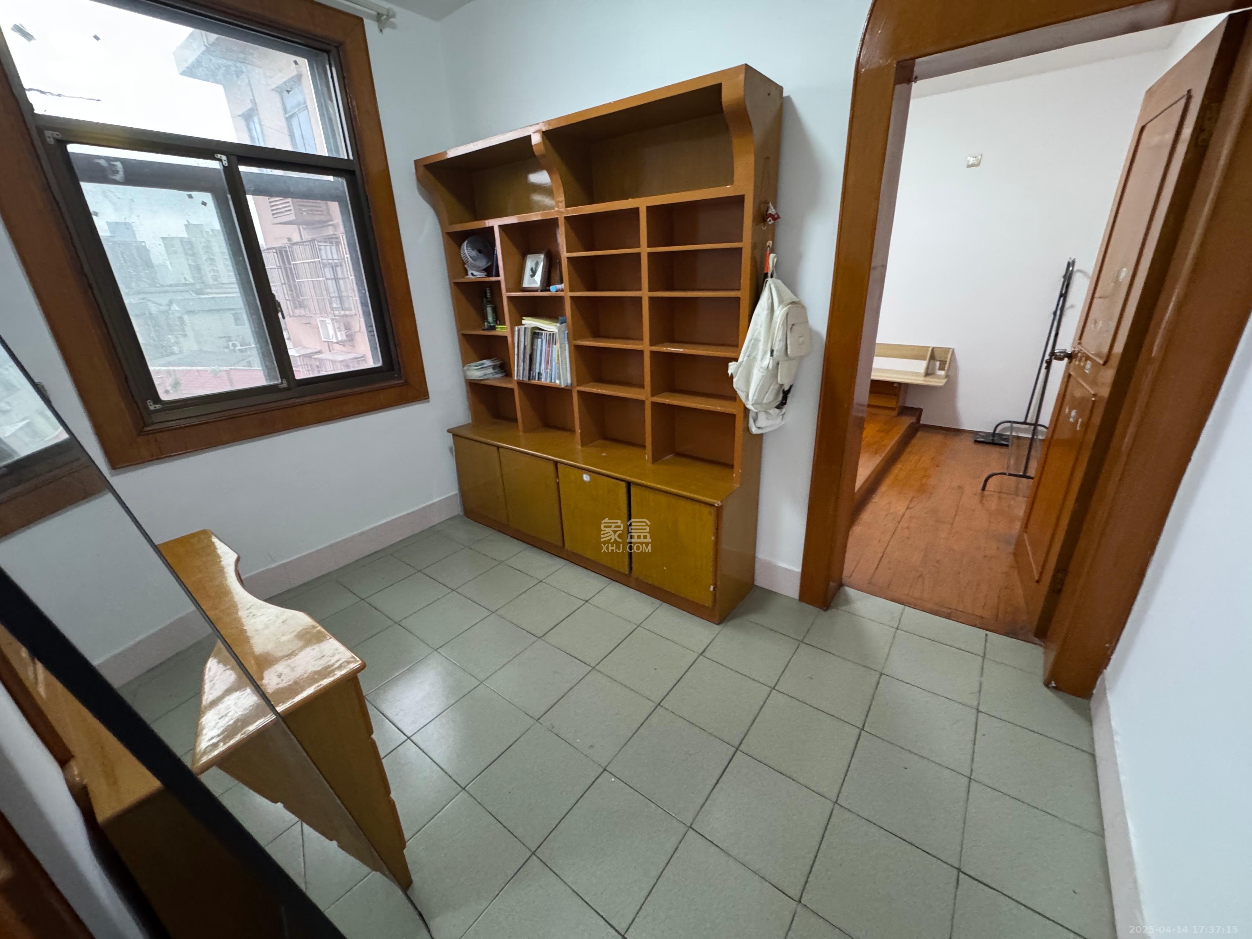 红泥山小区 2室2厅1卫 2000.0元/月 红泥山小区 2室2厅1卫 2000.0元/月室内图