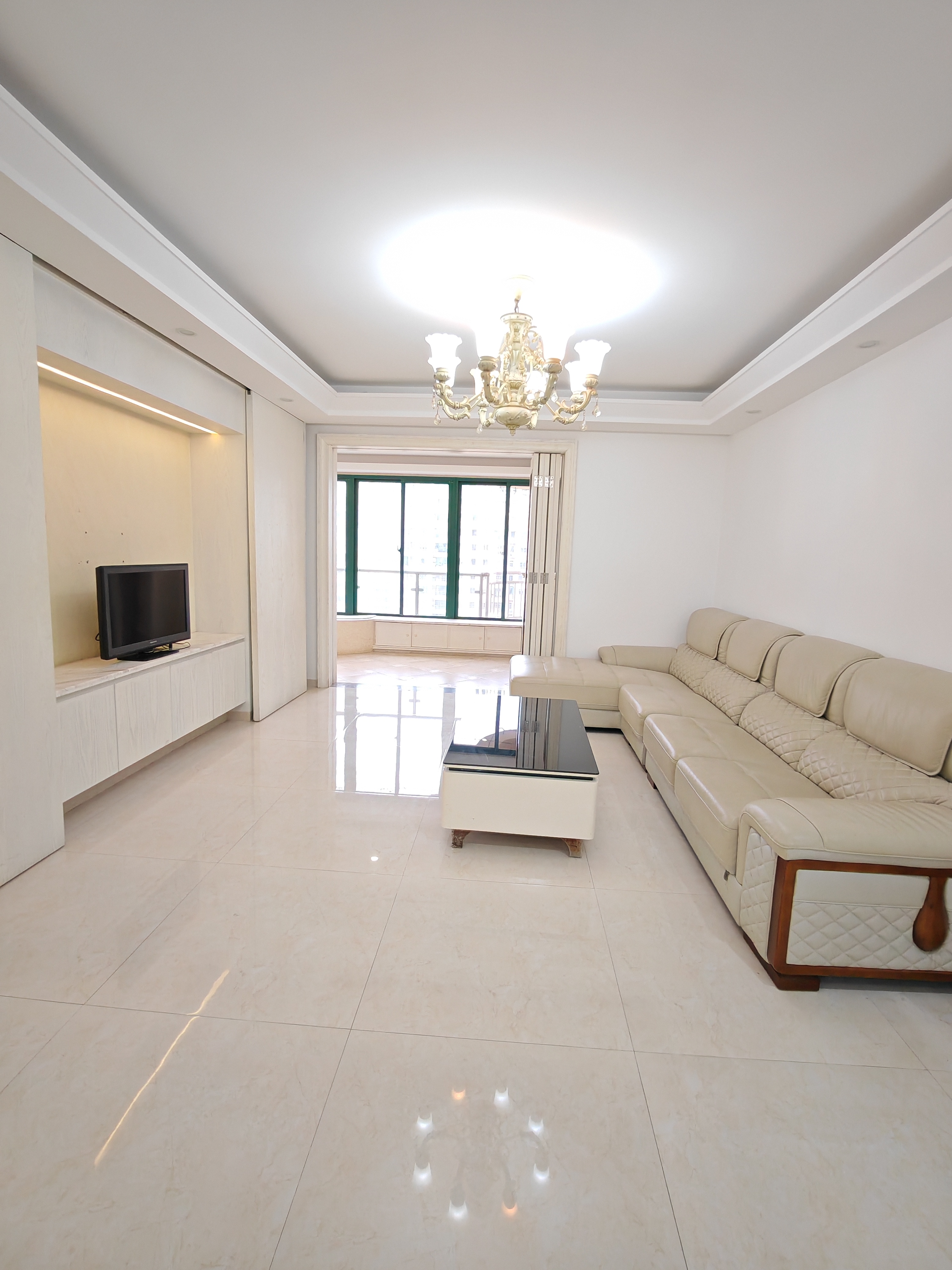 海阔天空-国瑞城二期(雅仕苑) 4室2厅2卫 330.0万 海阔天空-国瑞城二期(雅仕苑) 4室2厅2卫 330.0万室内图