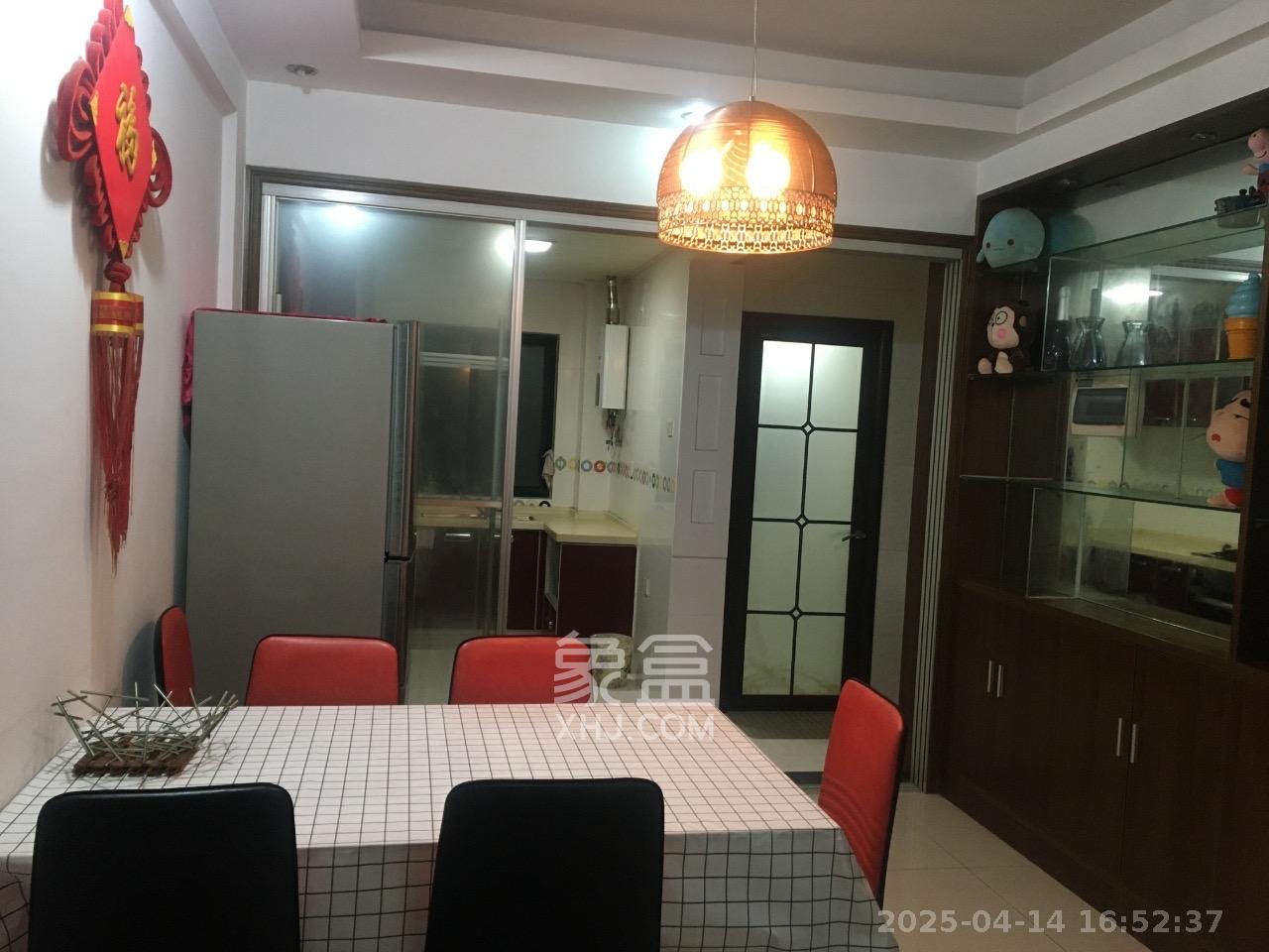 佳阳悦景馨都  3室2厅2卫   2700.00元/月室内图