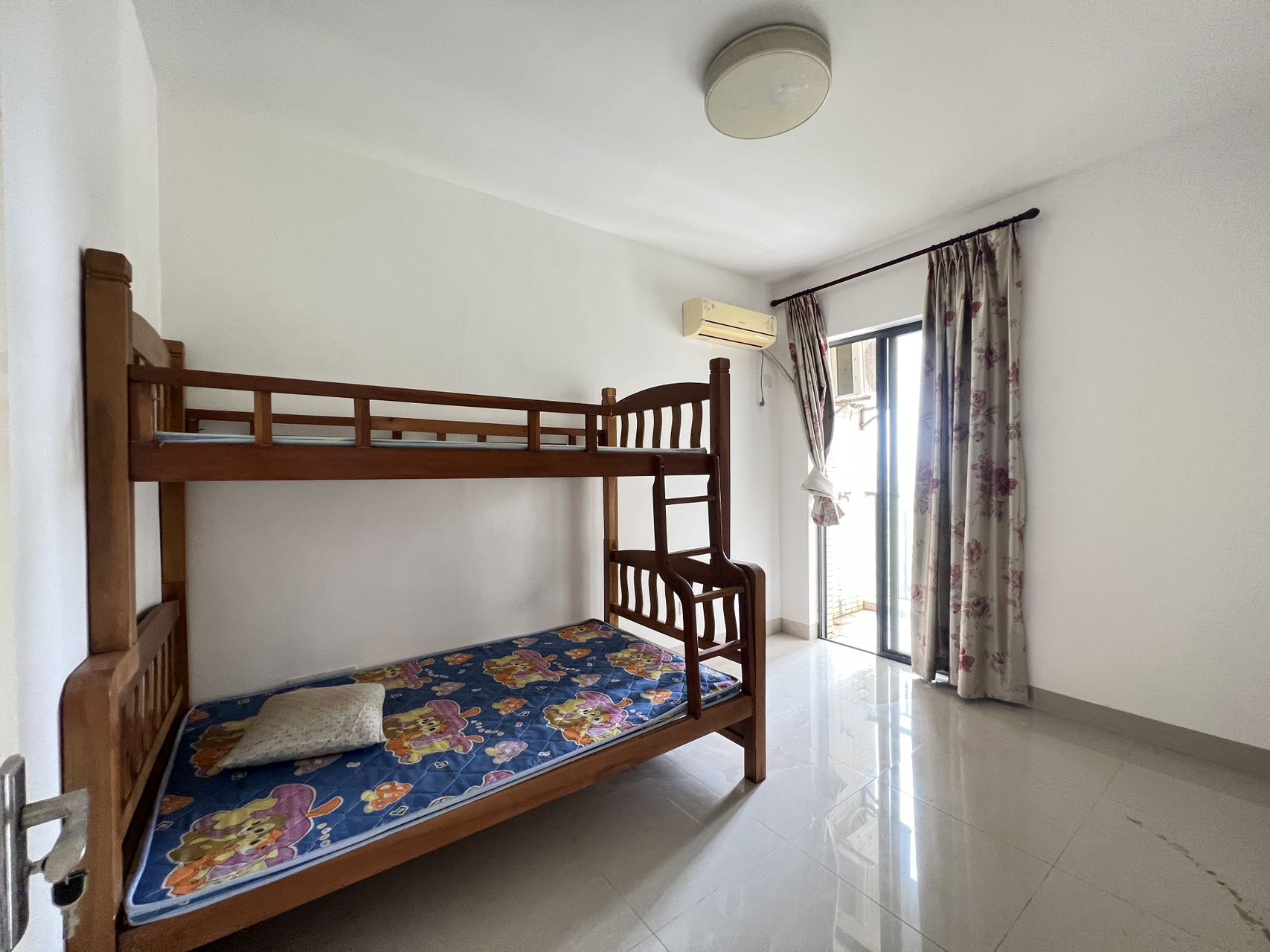 秀山观海苑  2室2厅1卫    116.0万 秀山观海苑  2室2厅1卫    116.0万室内图