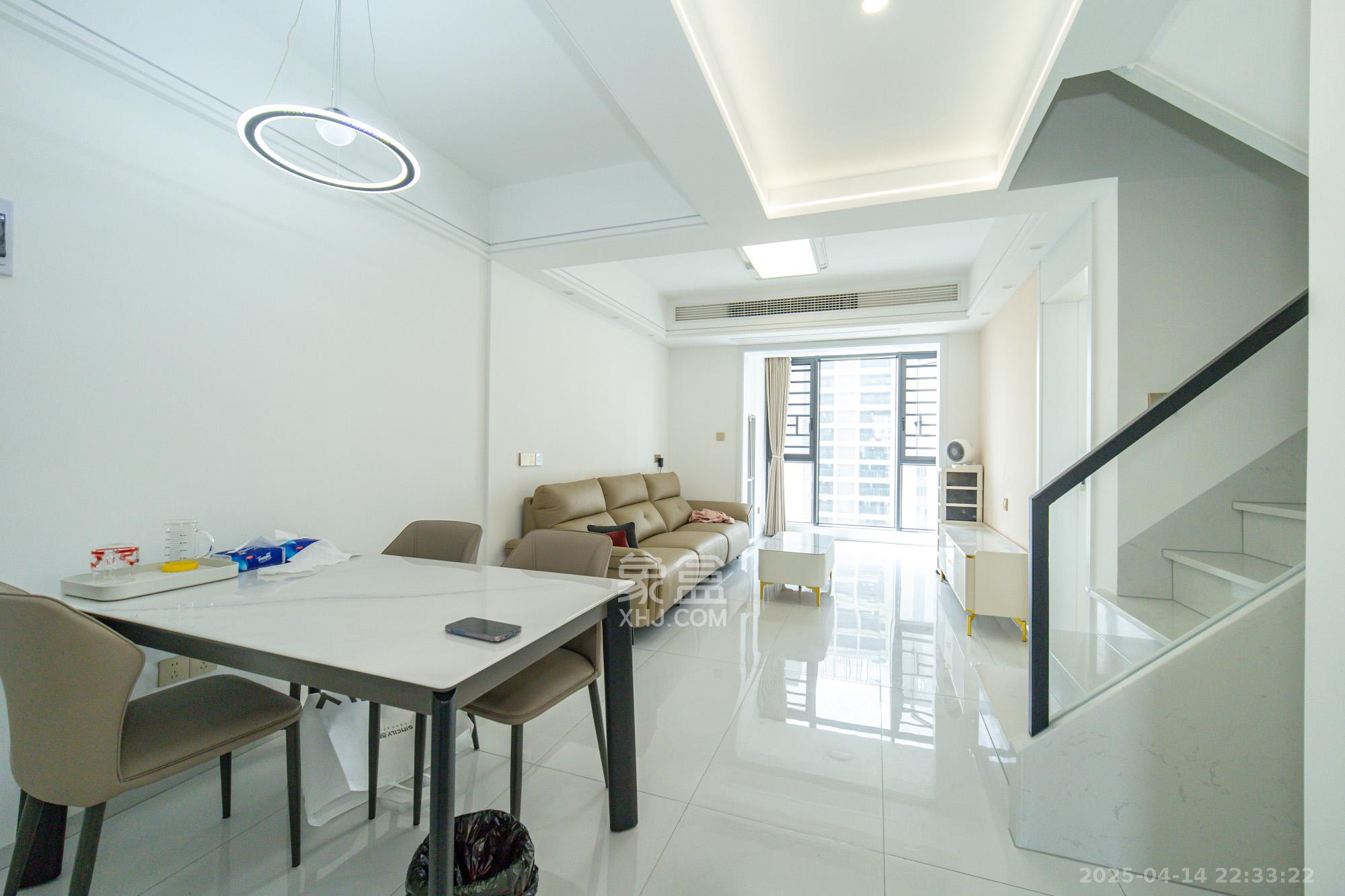 金辉优步星樾 3室2厅2卫 95.0万 金辉优步星樾 3室2厅2卫 95.0万客厅