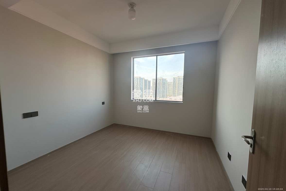 华润凯旋门一期 5室2厅2卫 5500.0元/月 华润凯旋门一期 5室2厅2卫 5500.0元/月室内图