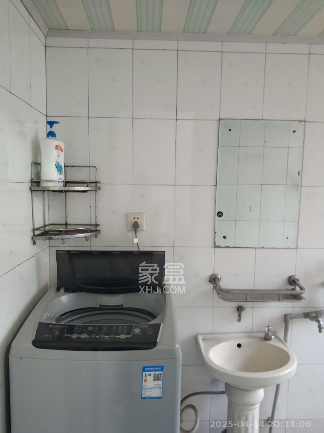 火炬村 3室2厅1卫 2200.0元/月 火炬村 3室2厅1卫 2200.0元/月室内图