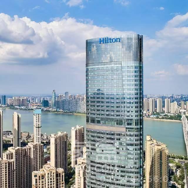世茂铂曼  5室1厅1卫   12800.00元/月室内图1