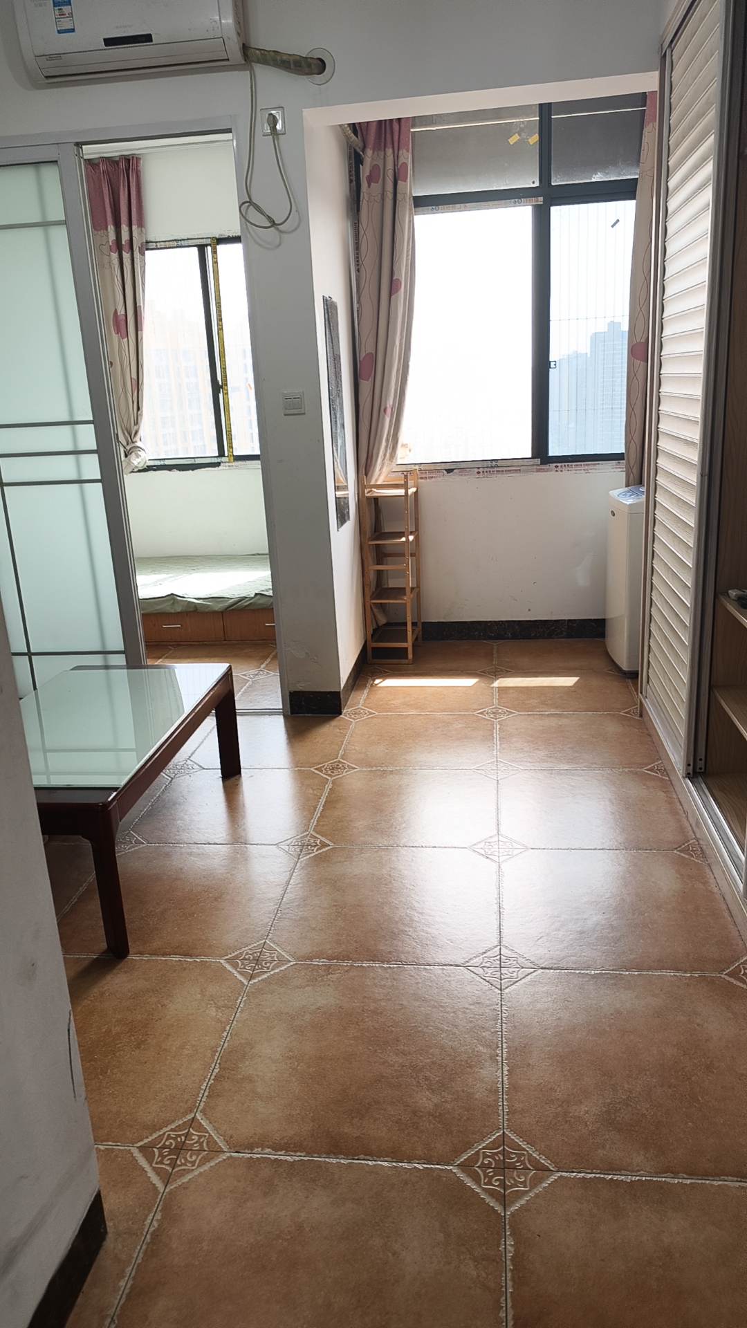 天酬尚都  2室1厅1卫    1000.0元/月 天酬尚都  2室1厅1卫    1000.0元/月室内图