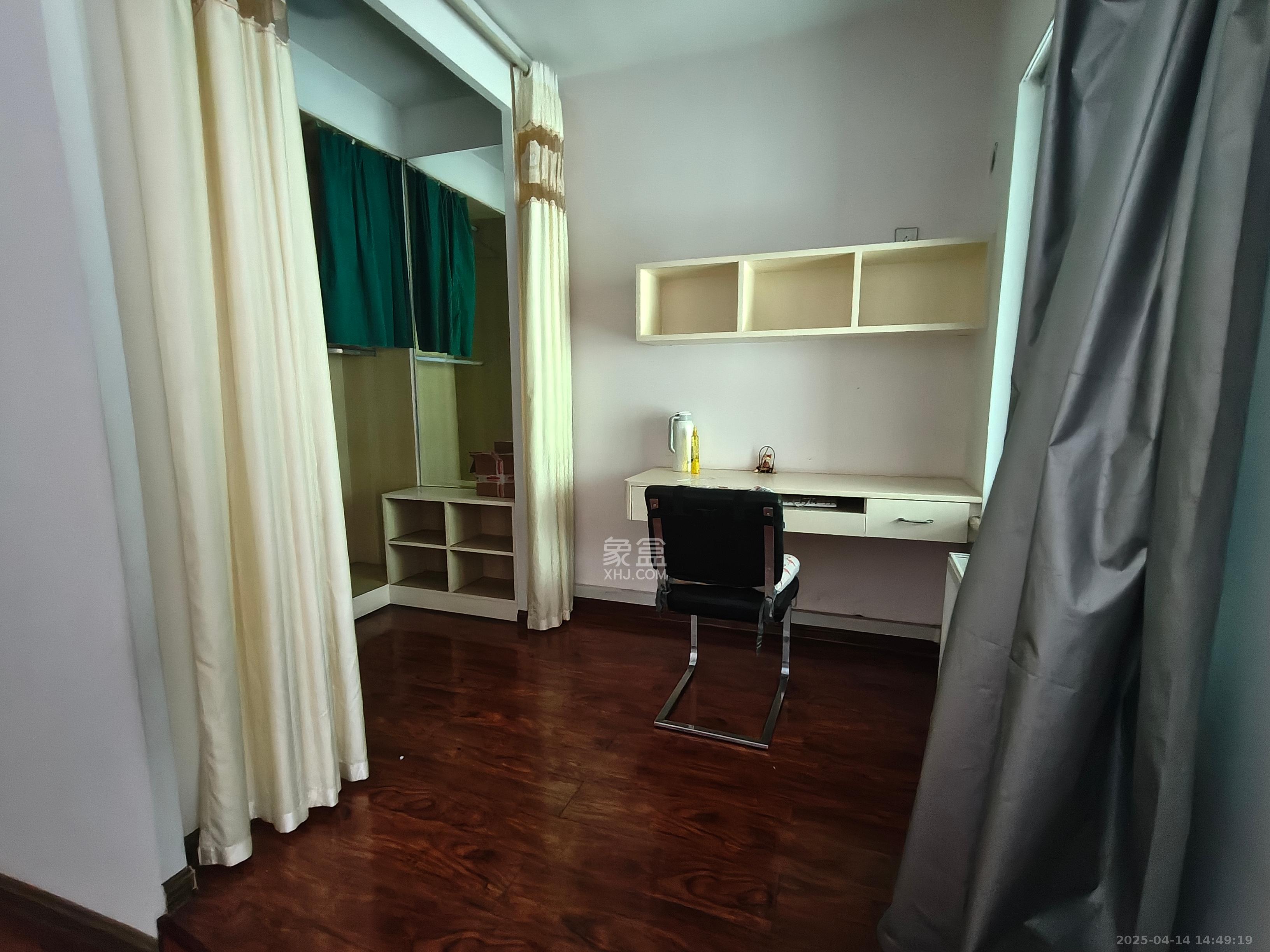 湘诚嘉园 3室2厅2卫 3500.0元/月 湘诚嘉园 3室2厅2卫 3500.0元/月室内图