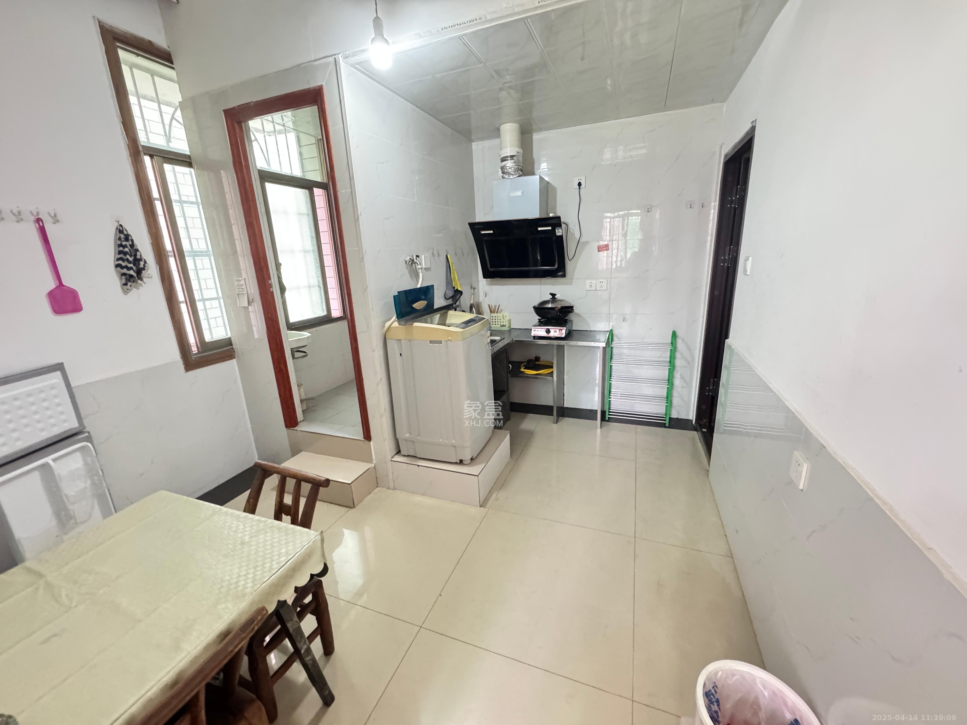 柏家塘小区 1室1厅1卫 1100.0元/月 柏家塘小区 1室1厅1卫 1100.0元/月室内图