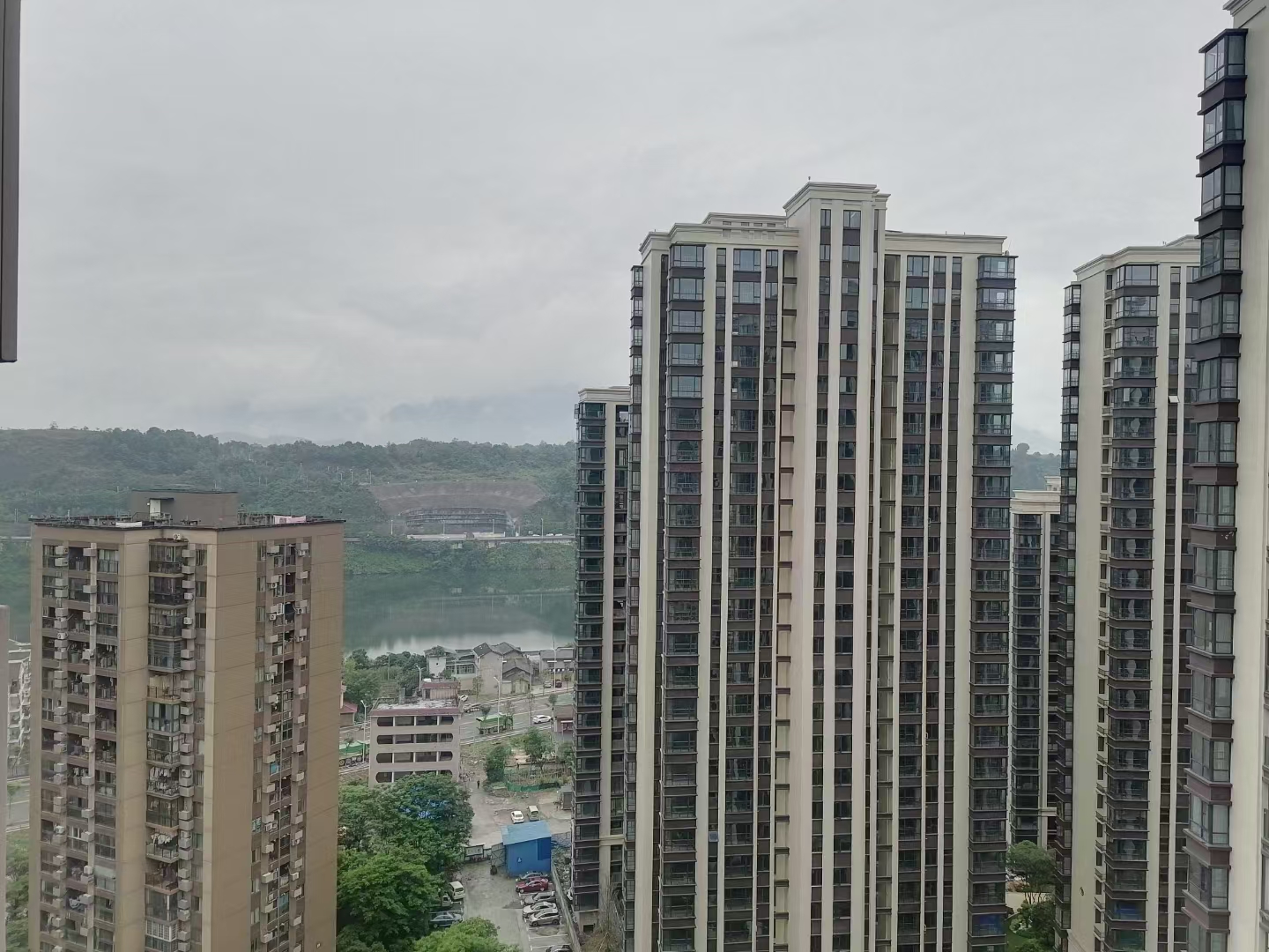 蓝色港湾  1室1厅1卫   1000.00元/月室内图
